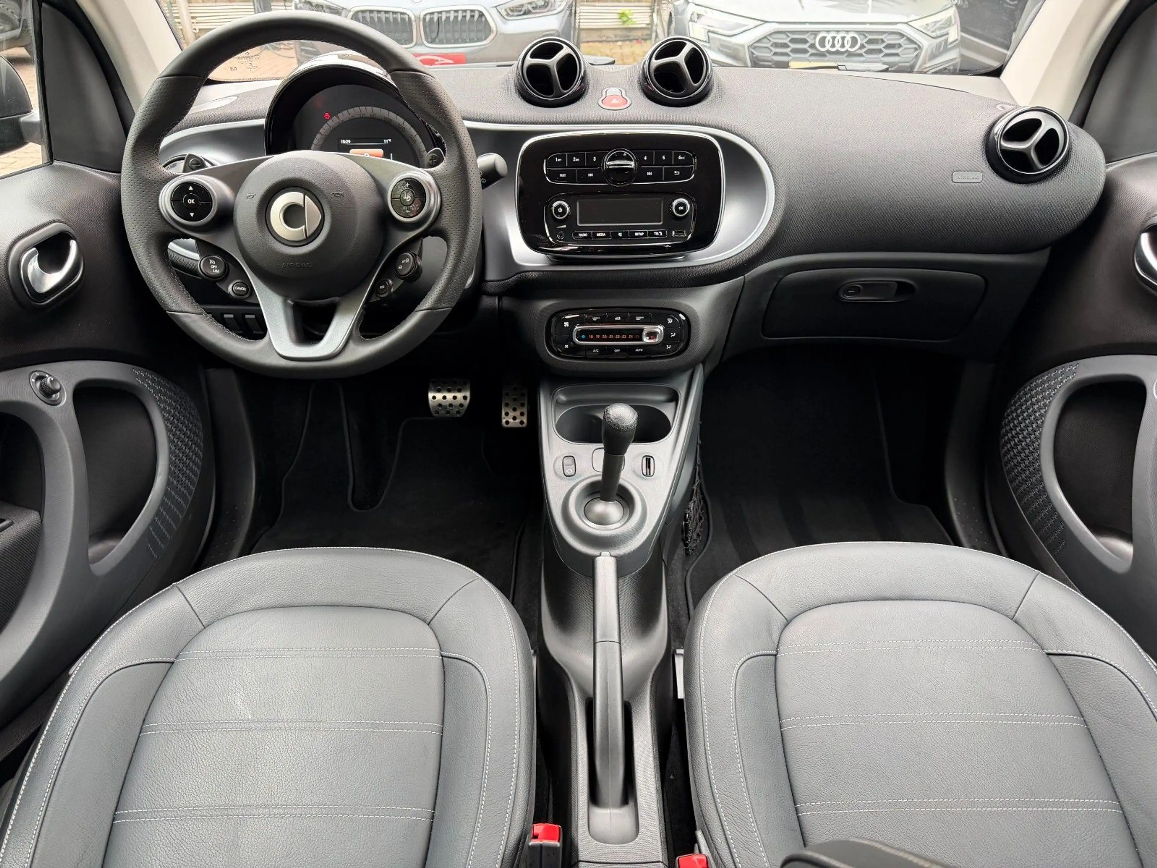 smart forTwo fortwo 66kW DCT prime SPORT*LED*AUDIO*SHZ* — photo 9