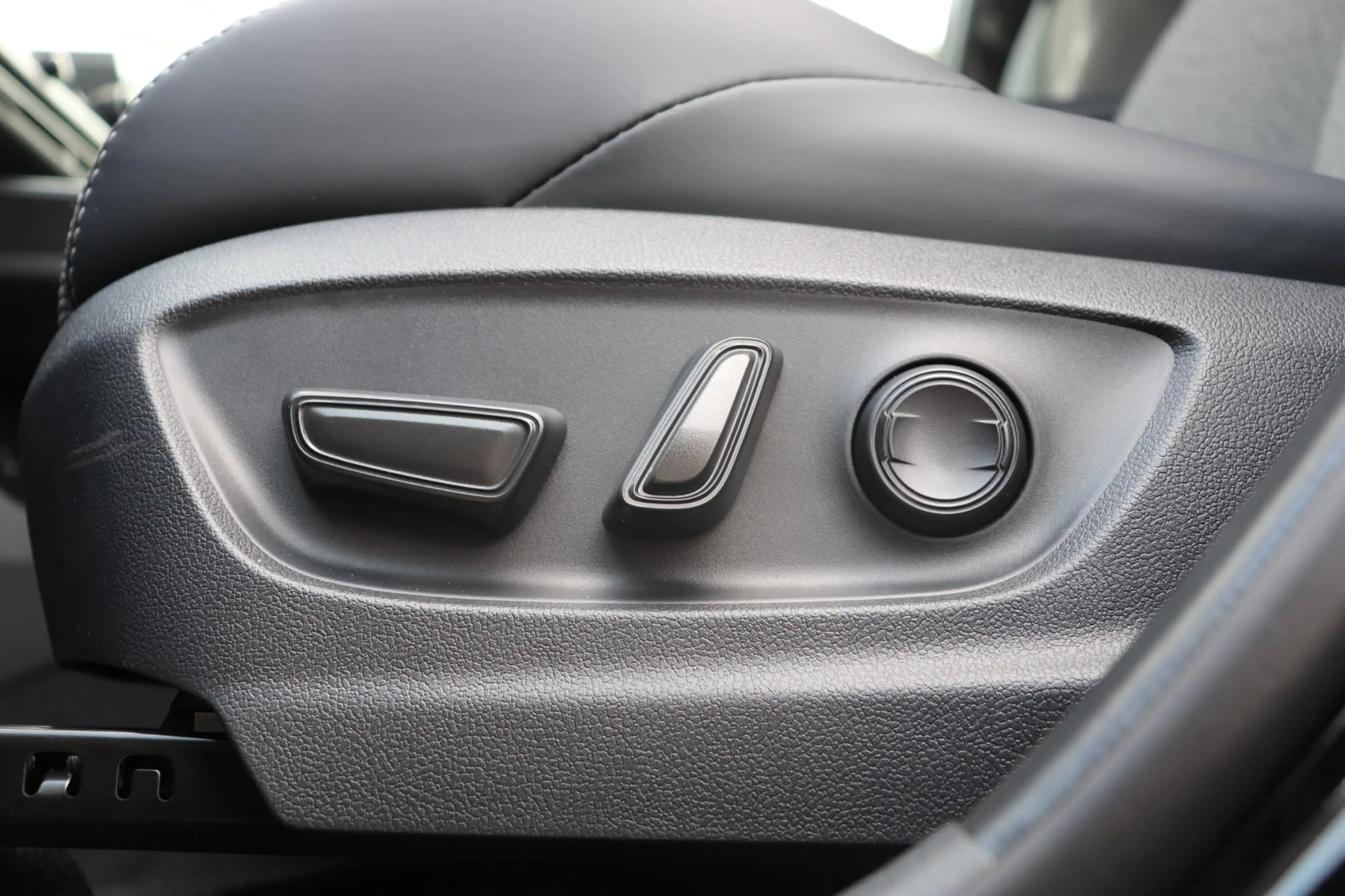 Toyota bZ4X Dynamic AWD 73 kWh, Apple Carplay/Android Auto, In — photo 7