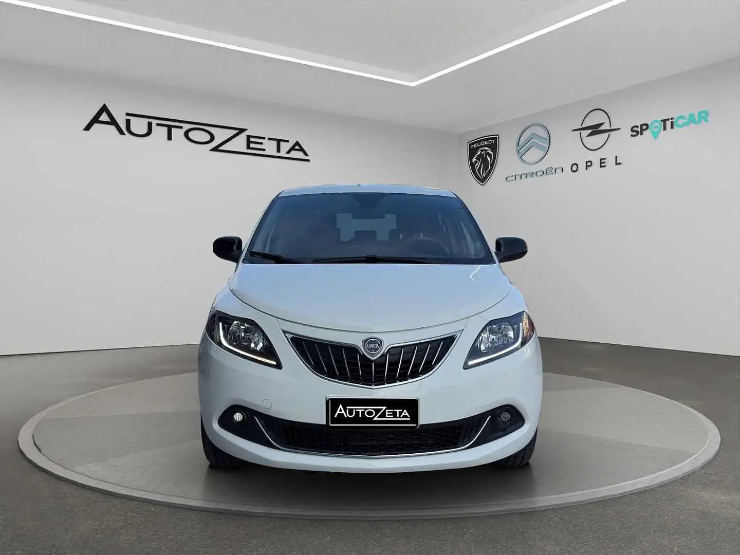 Lancia Ypsilon 3ª serie 1.0 FireFly 5 porte S&S Hybrid Gold Bianco - 2