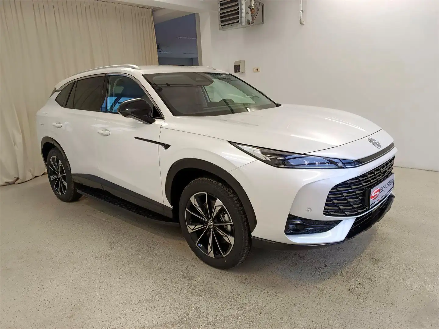 MG HS PHEV+ Luxury 21,4kWh Aut. Weiß - 1