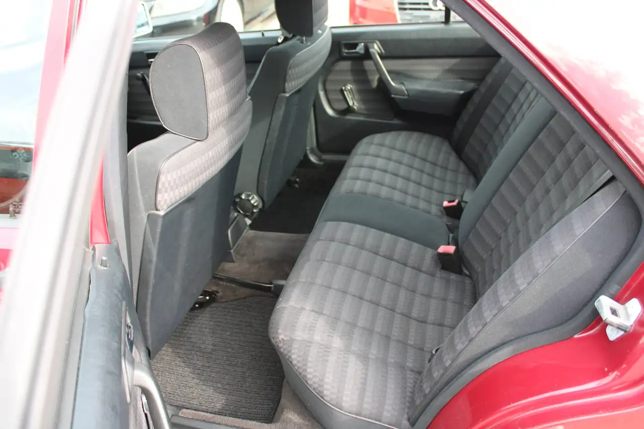 Mercedes-Benz 190 D, foto 11