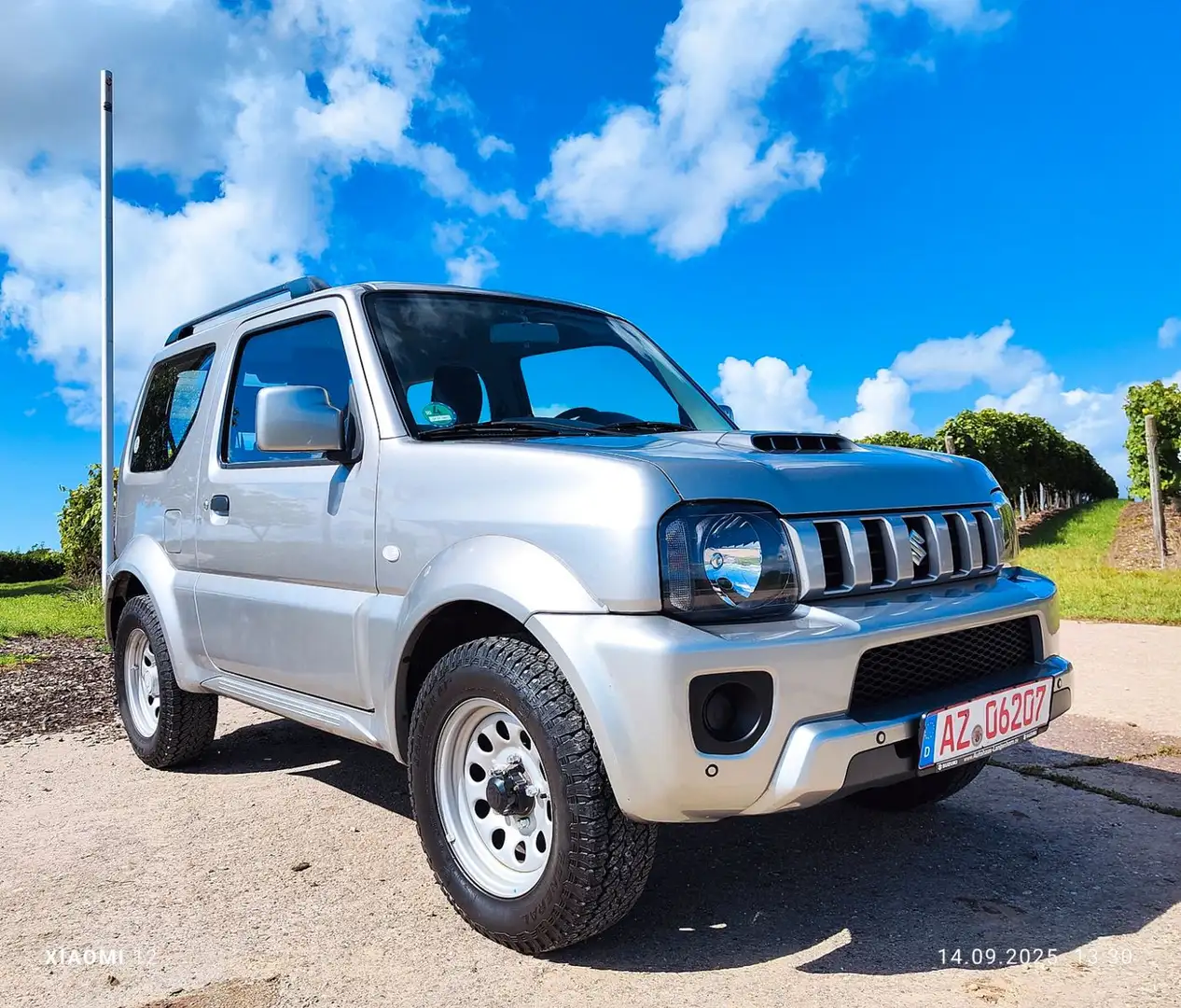 Suzuki Jimny Comfort Automatik 1 Hd. 54 tkm AHK Silber - 1