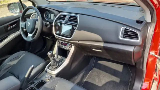 Suzuki SX4 S-Cross view 10