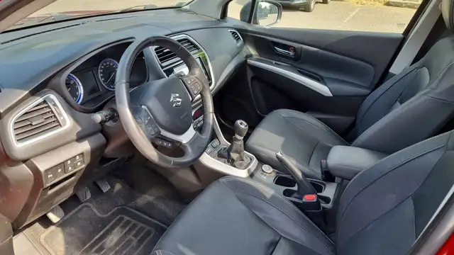 Suzuki SX4 S-Cross view 8