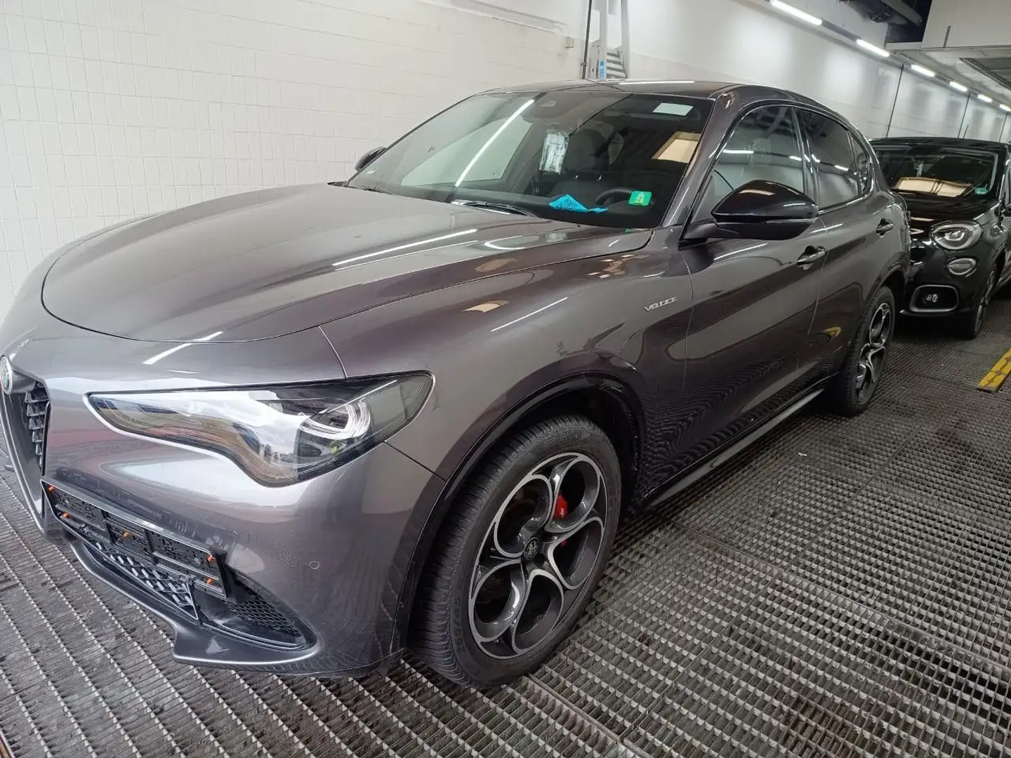 Alfa Romeo Stelvio Veloce Q4 NAVI SHZ LEDER AT Grau - 1