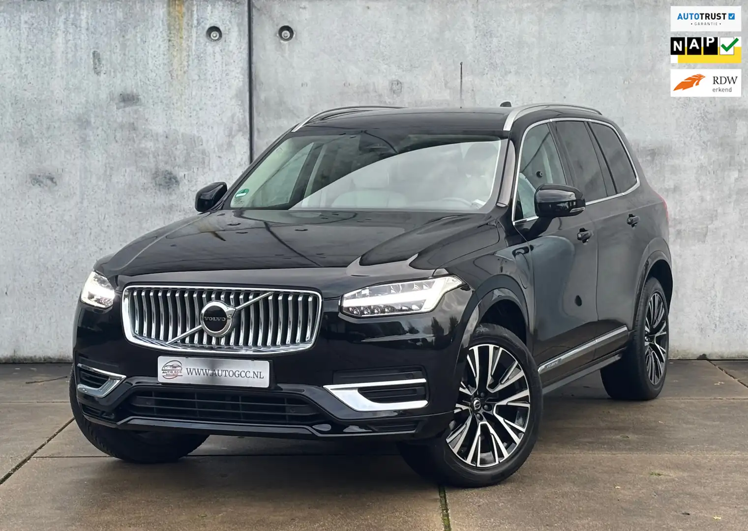 Volvo XC90 2.0 T8 RECHARGE AWD CORE BRIGHT 7 ZITS AWD NAP Zwart - 1
