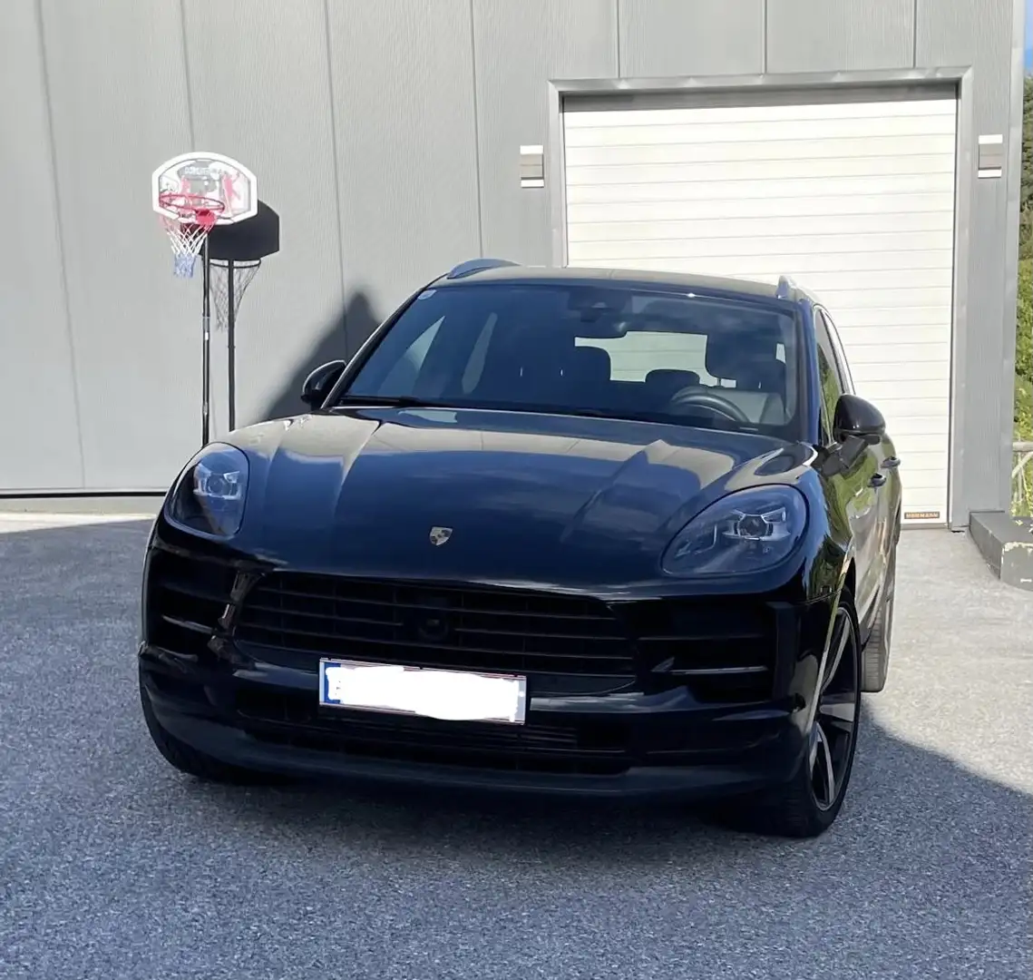 Porsche Macan - 1