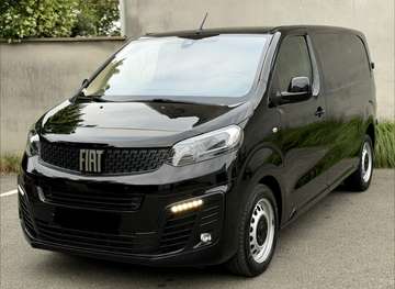 2.0D / Automaat / 2022 / Navi / Xenon..