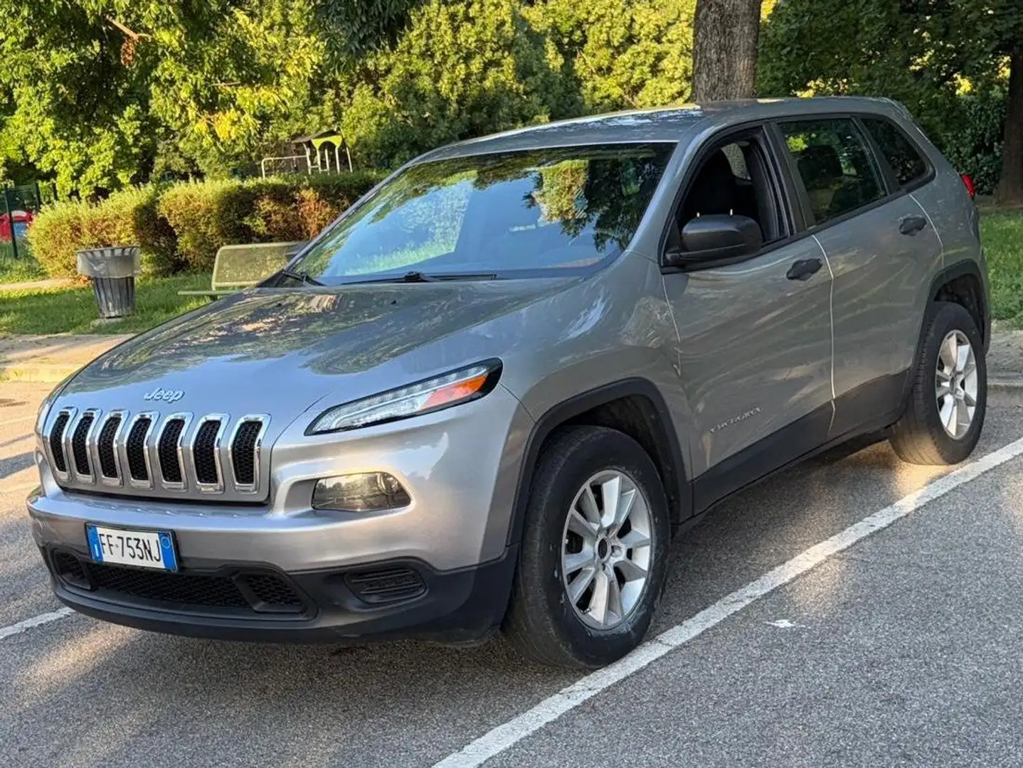 Jeep Cherokee GPL 2.4 AUT 9 MARCE Argent - 1