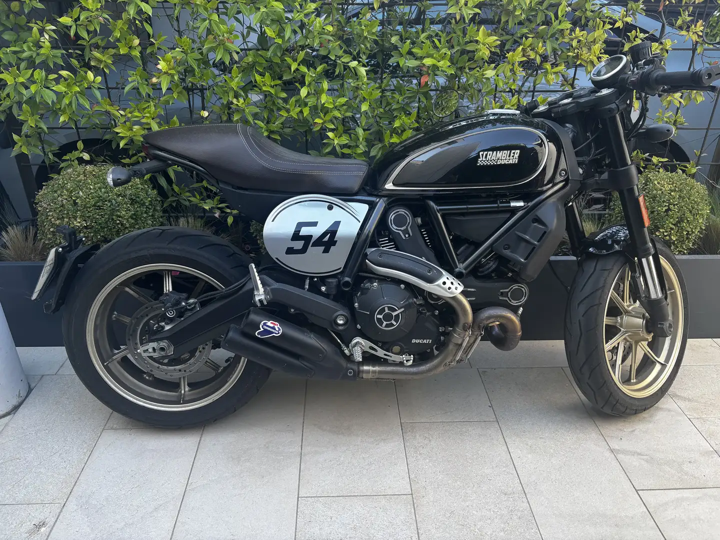 Ducati Scrambler Cafe Racer Negro - 1