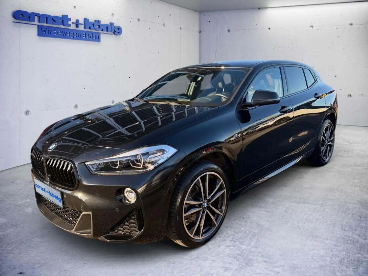 BMW X2 M sDrive18i Sport Schwarz - 1