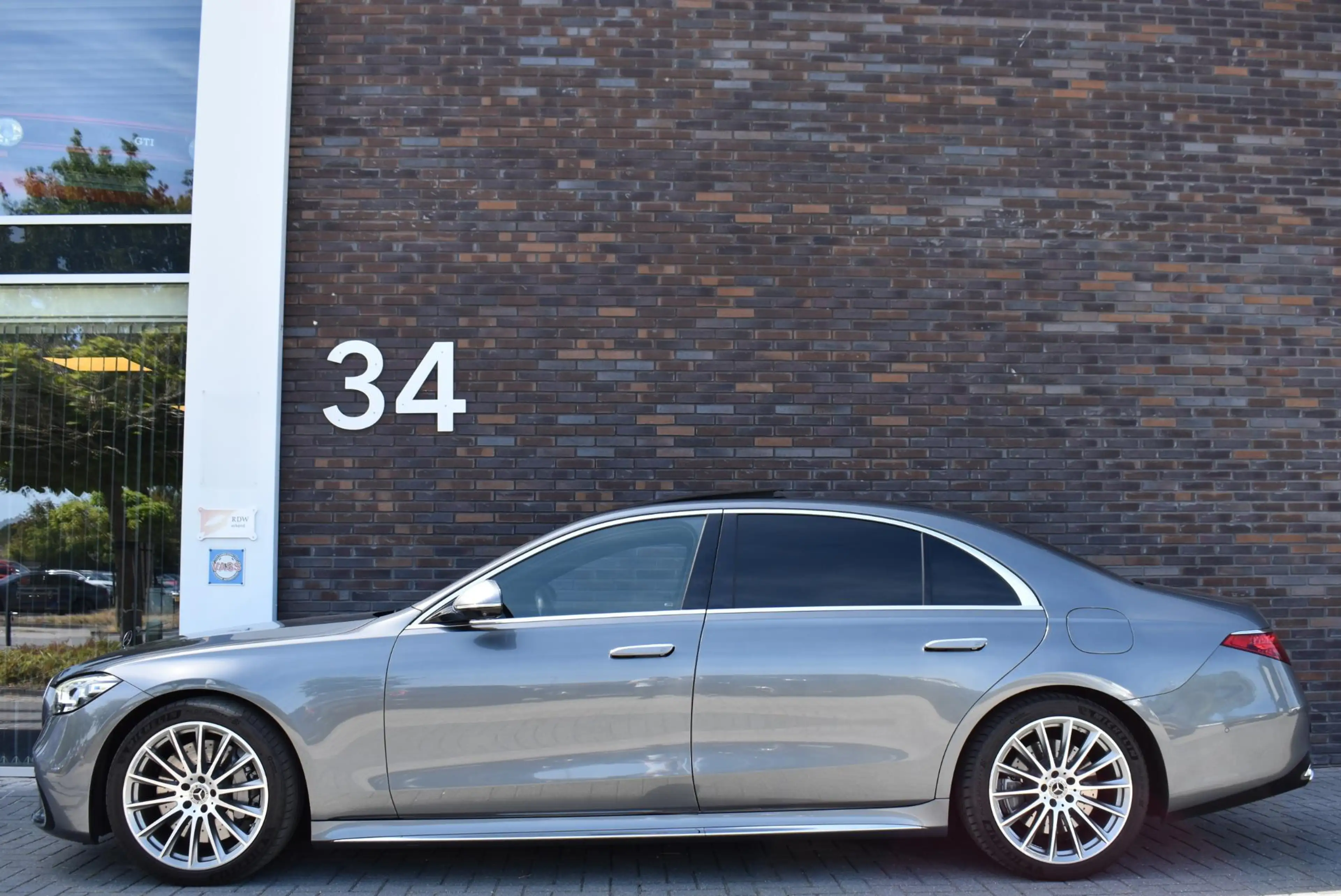 Mercedes-Benz S 580 e Lang AMG Line — photo 12