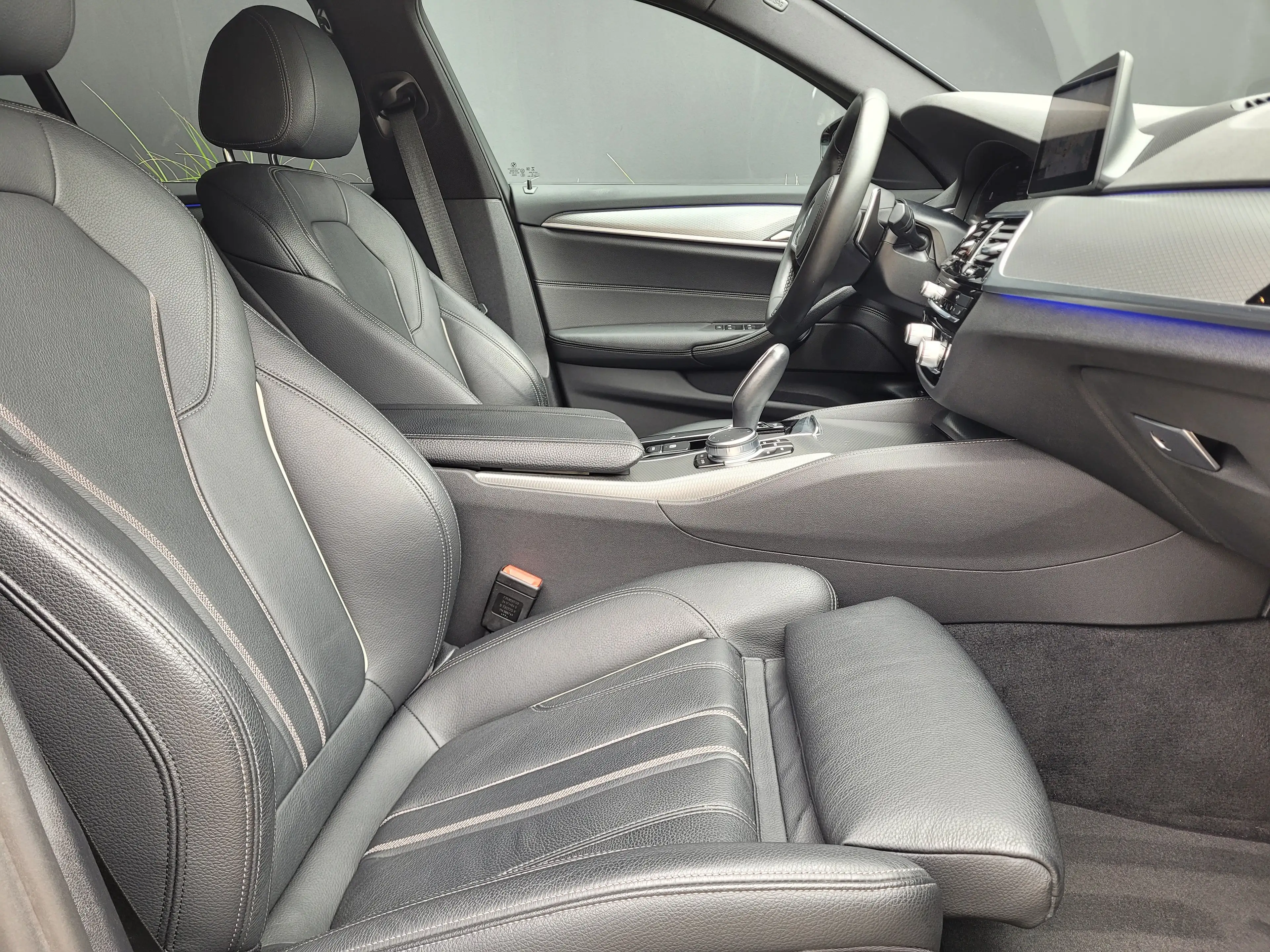 BMW 518 d Touring Aut. *M-PAKKET*CAMERA*DAB*FACELIFT!* — photo 10