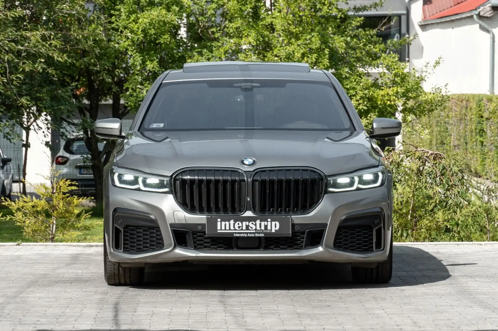 BMW 740 Ld xDrive M SPORT.SKY.MASSGAE.FOND.TV.H/K.HUD Grau - 2