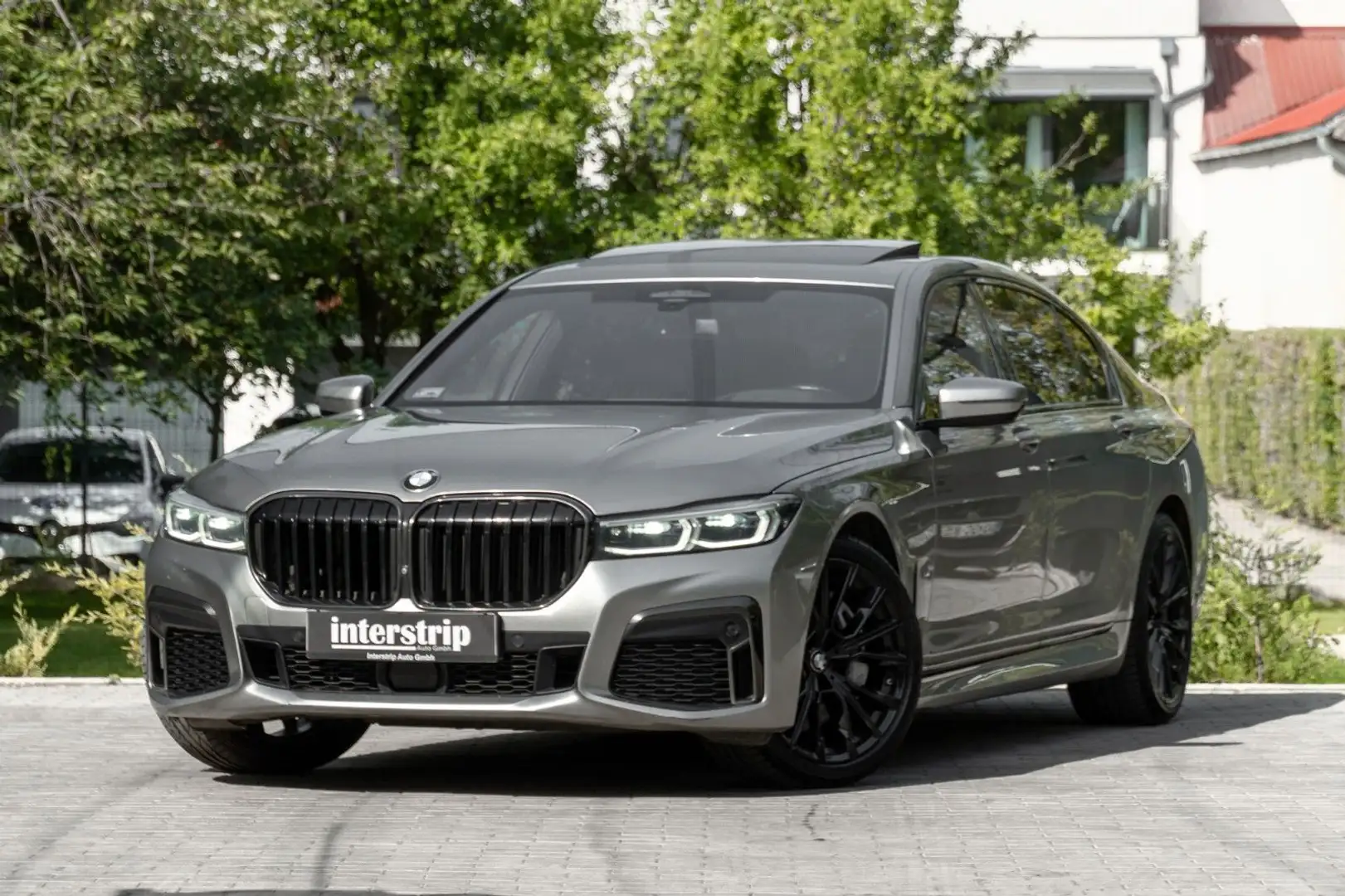 BMW 740 Ld xDrive M SPORT.SKY.MASSGAE.FOND.TV.H/K.HUD Grau - 1