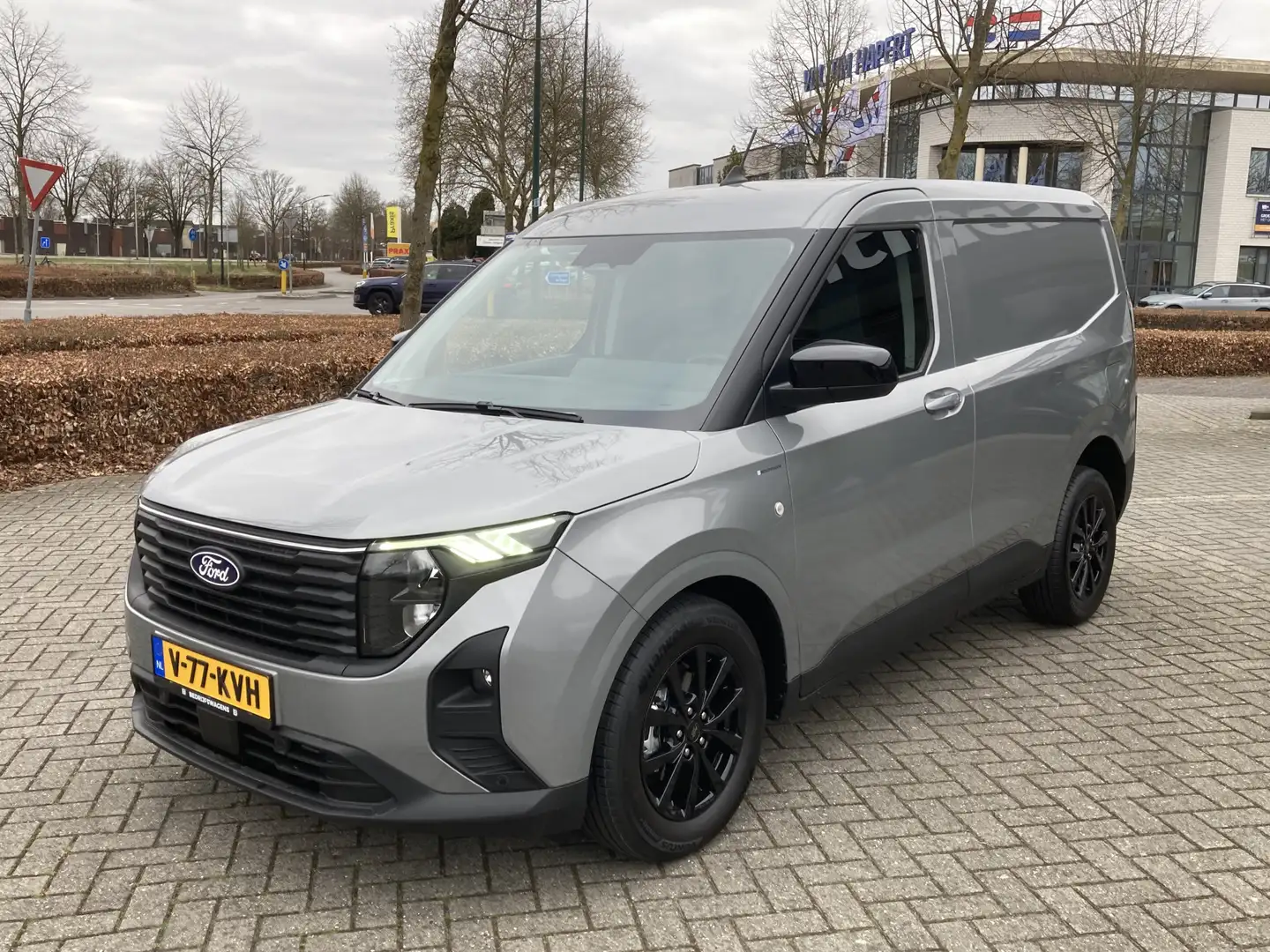 Ford Transit Courier 1.5 EcoBlue Limited | Full Options! / BPM vrij! | Zilver - 2