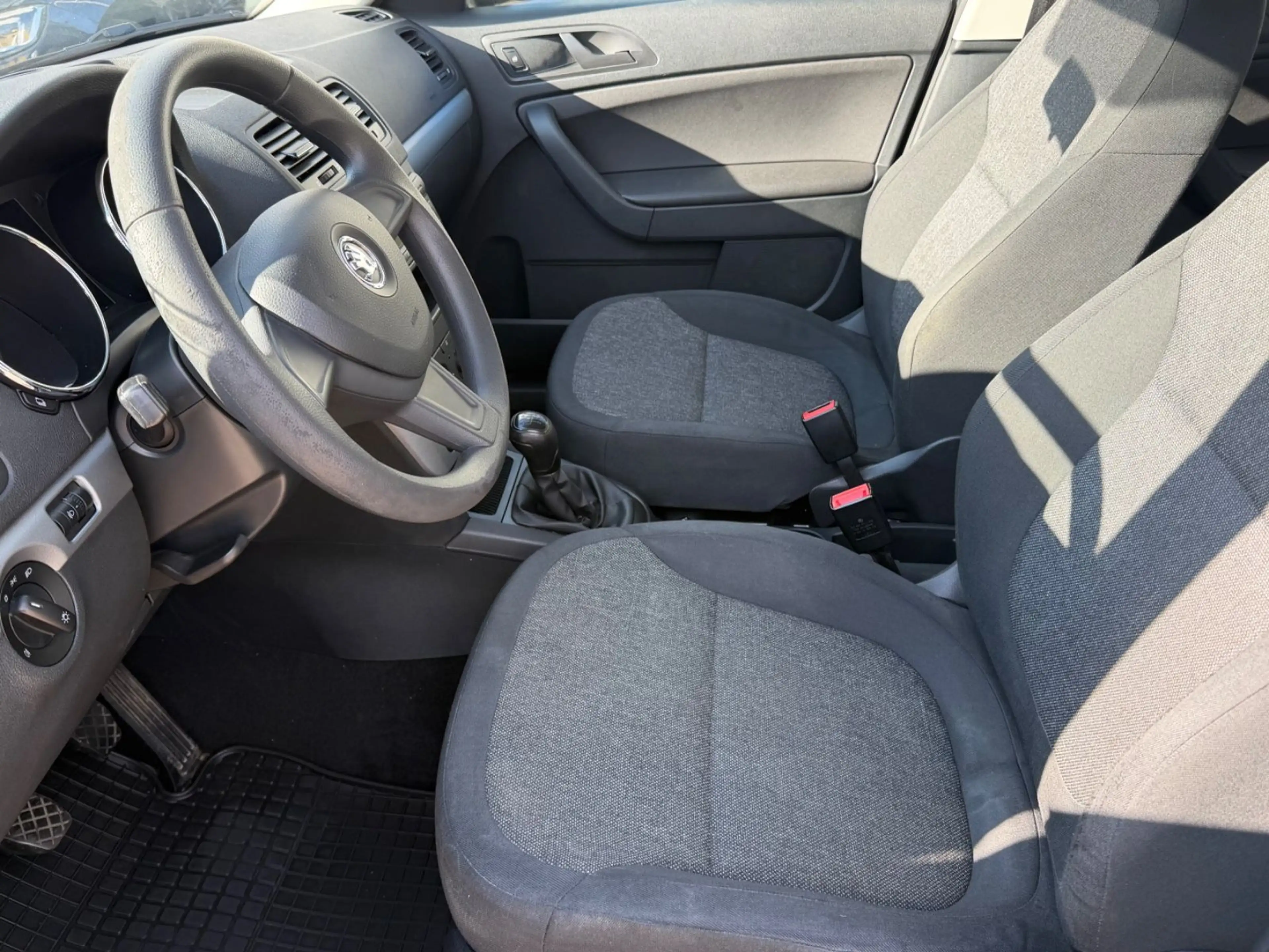 Skoda Yeti Active — photo 12