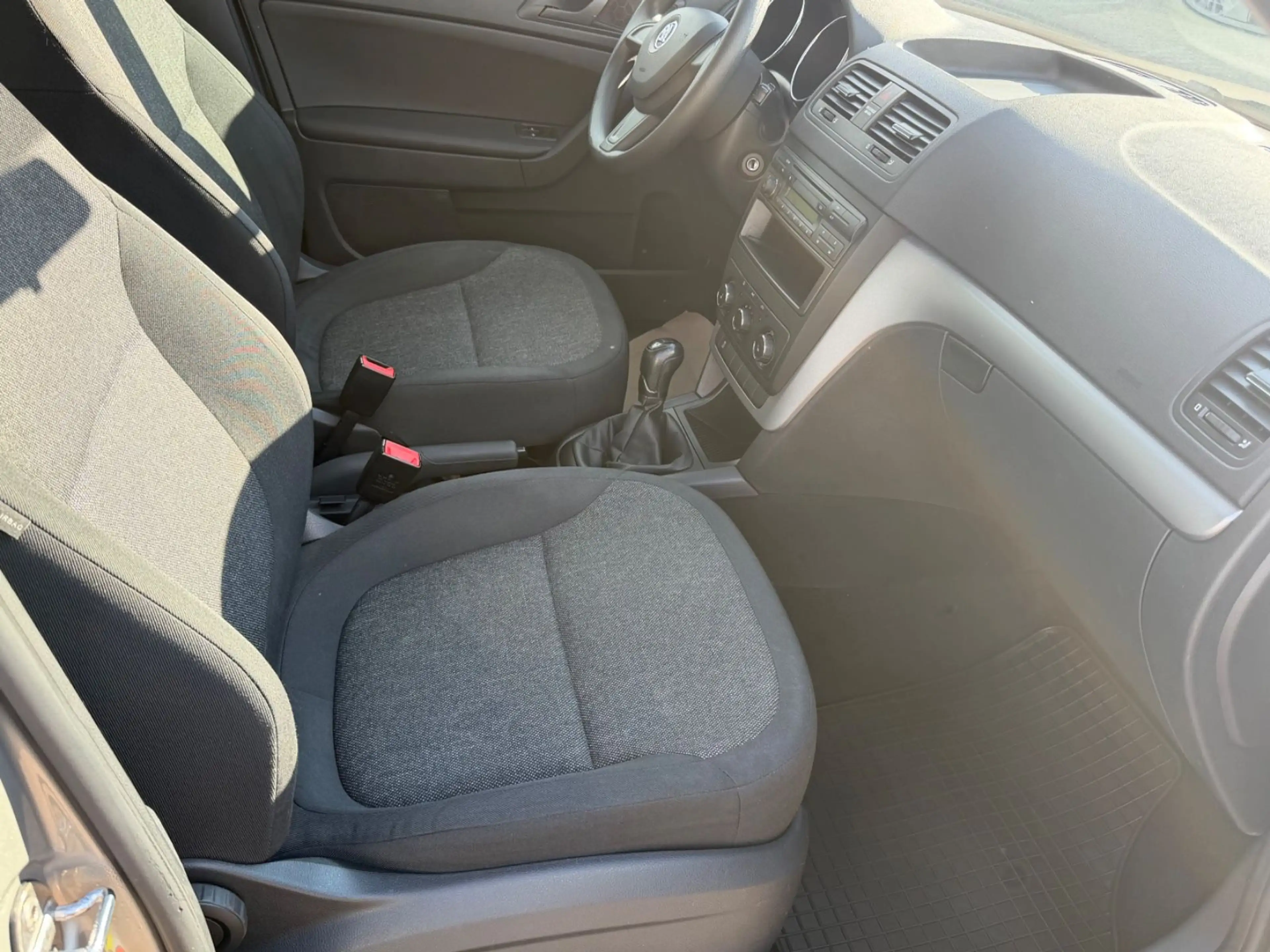 Skoda Yeti Active — photo 10
