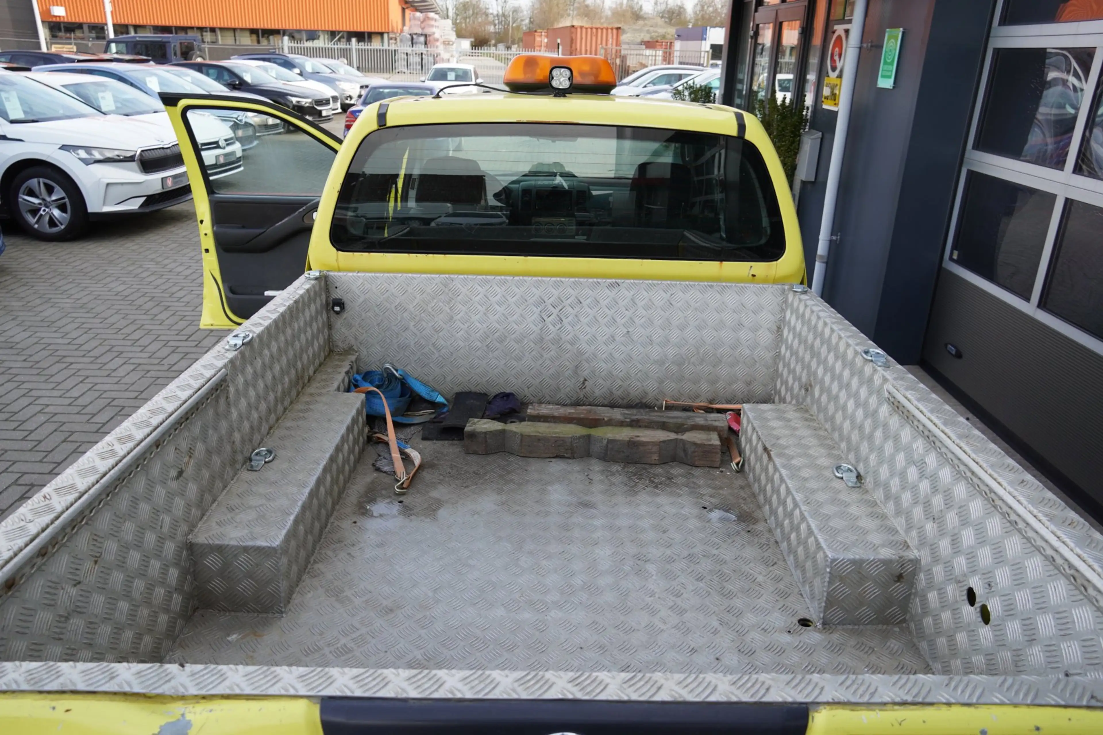 Nissan Navara 2.5 dCi LE 177PK King Cab 4WD — photo 7