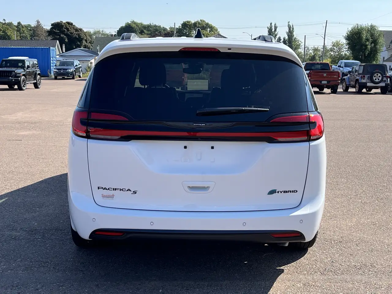 Chrysler Pacifica снимка Chrysler Pacifica
