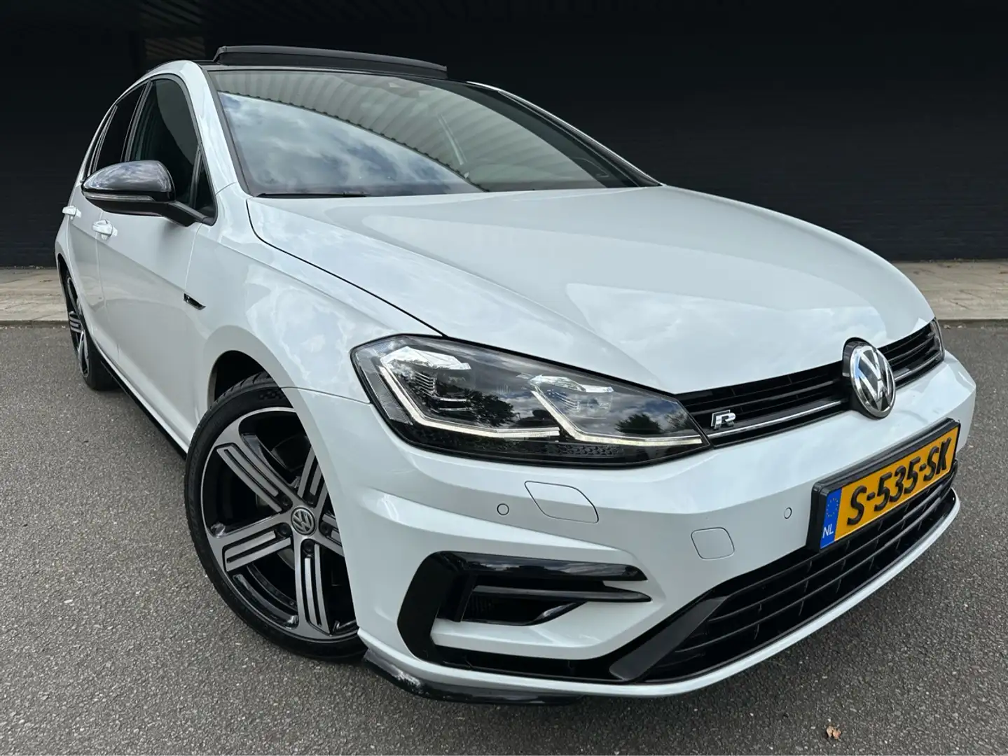 Volkswagen Golf 2.0 TSI 4Motion R // Dealeronderhouden // Pano // Wit - 1