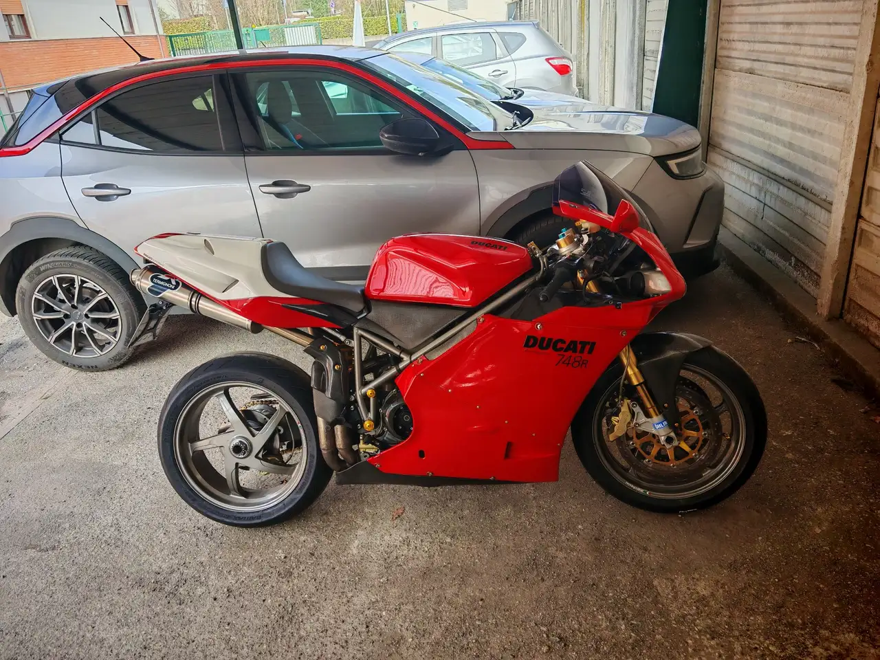Ducati 748