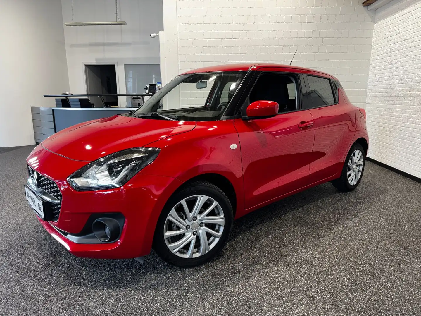 Suzuki Swift Comfort AUTOM.NAVI+CAM KLIMA AHK ALLWETTER Rot - 2