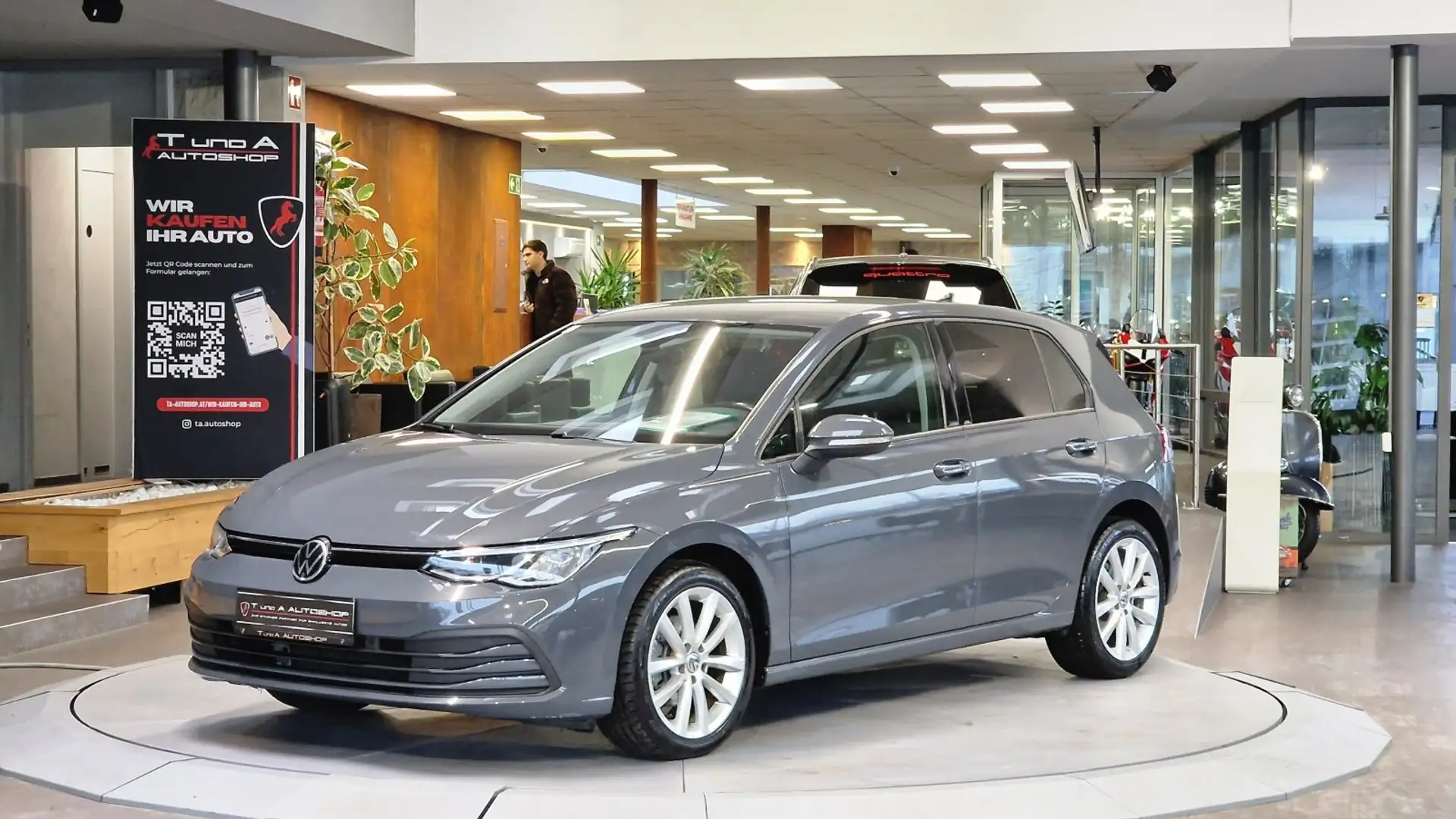Volkswagen Golf 8 1.0 TSI *Lane Assist*LED*16Zoll* Grau - 2