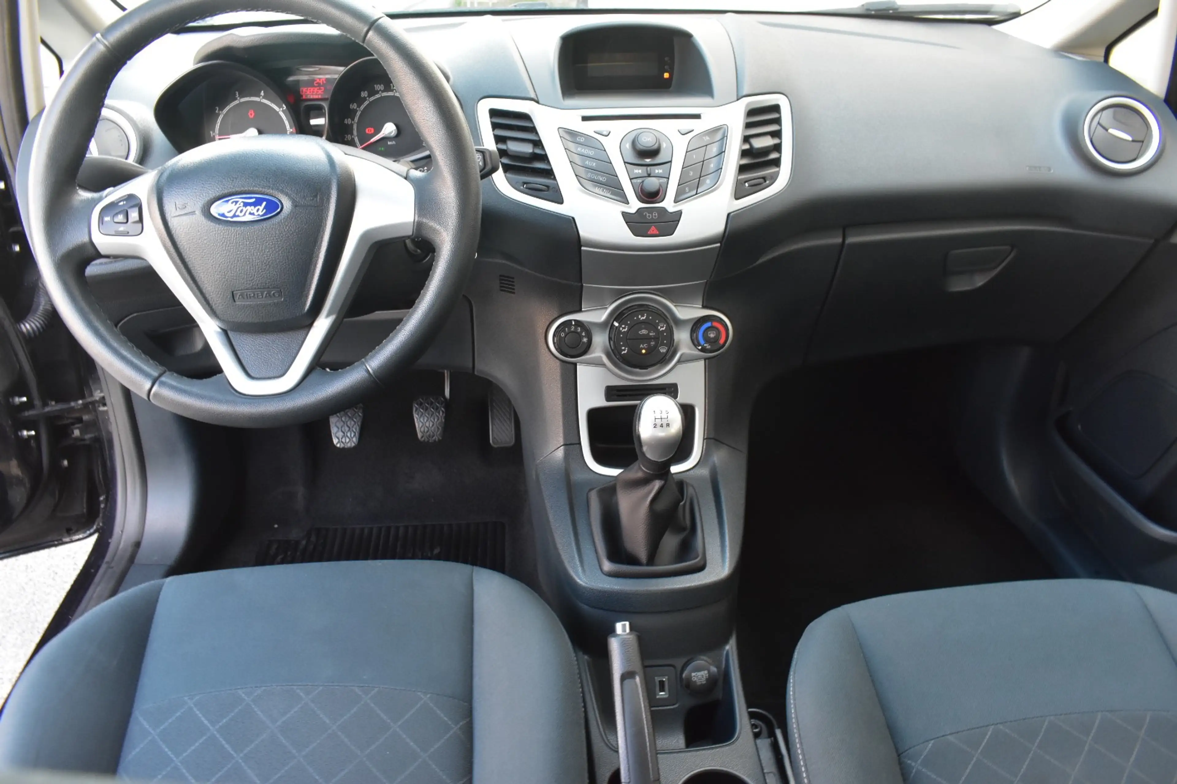 Ford Fiesta 1.25i Titanium Edition / Airco / Topstaat / Garantie — photo 10