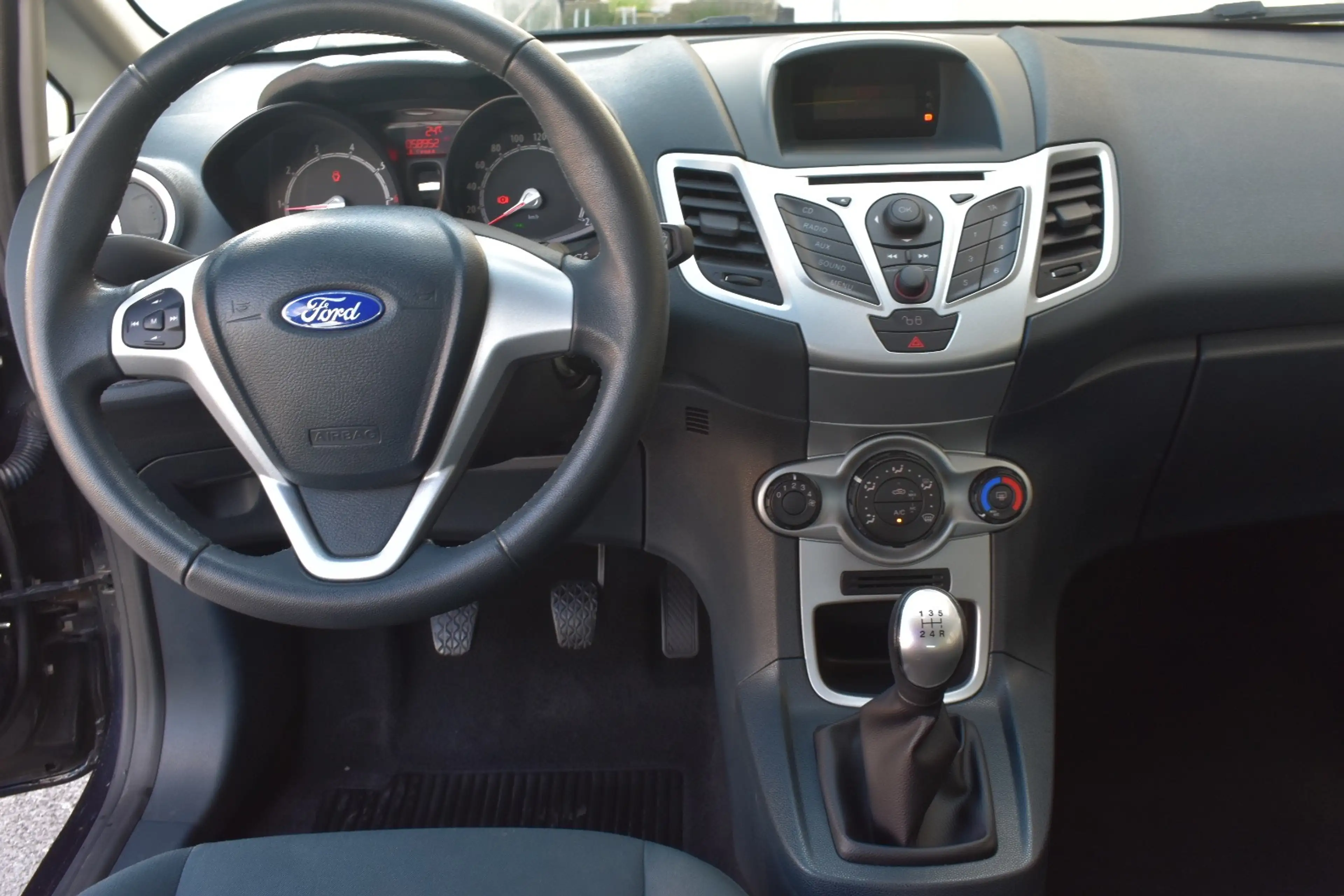Ford Fiesta 1.25i Titanium Edition / Airco / Topstaat / Garantie — photo 9