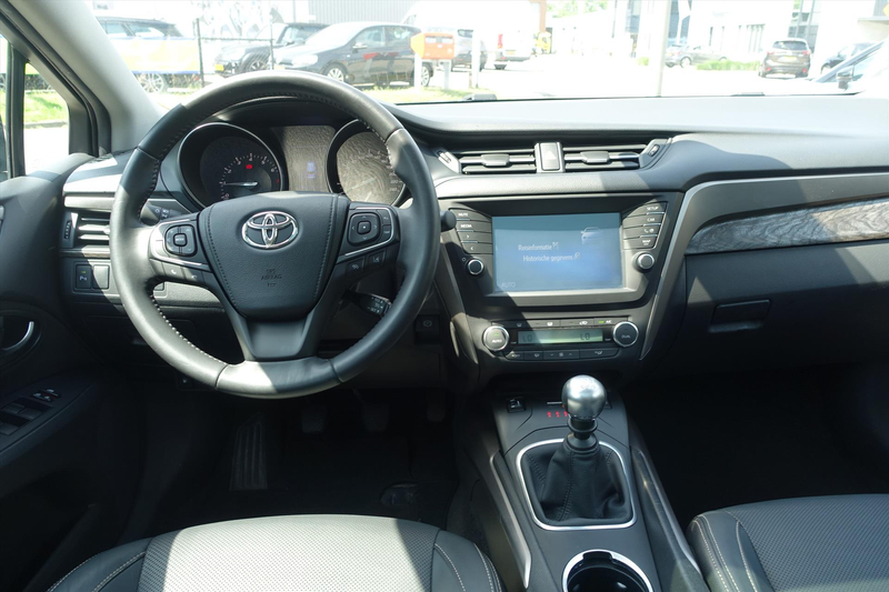 Toyota Avensis Touring Sports 1.8 VVT-i 147pk Executive Business — photo 12