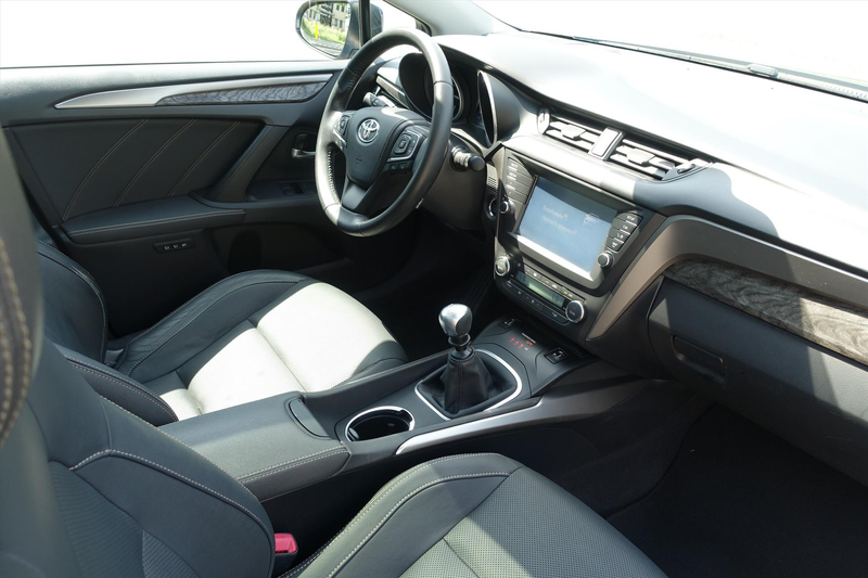 Toyota Avensis Touring Sports 1.8 VVT-i 147pk Executive Business — photo 11