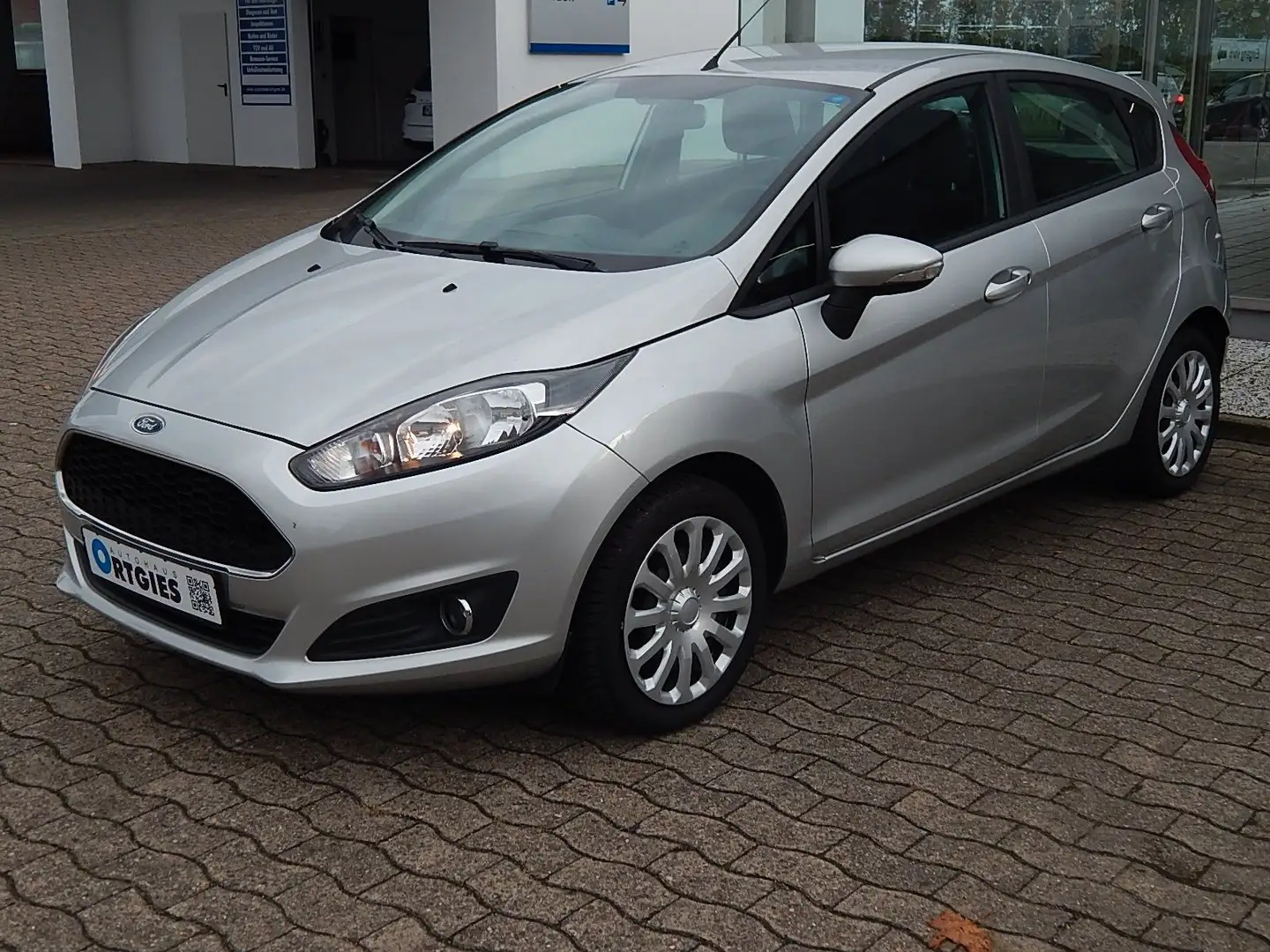 Ford Fiesta Celebration Silber - 2
