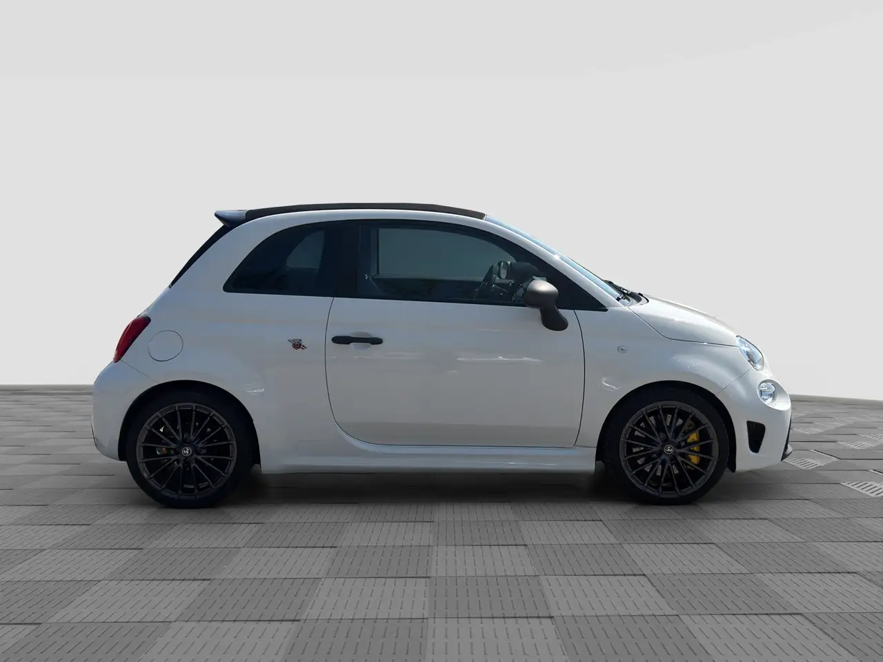 Abarth 695C 2024 — фото 6