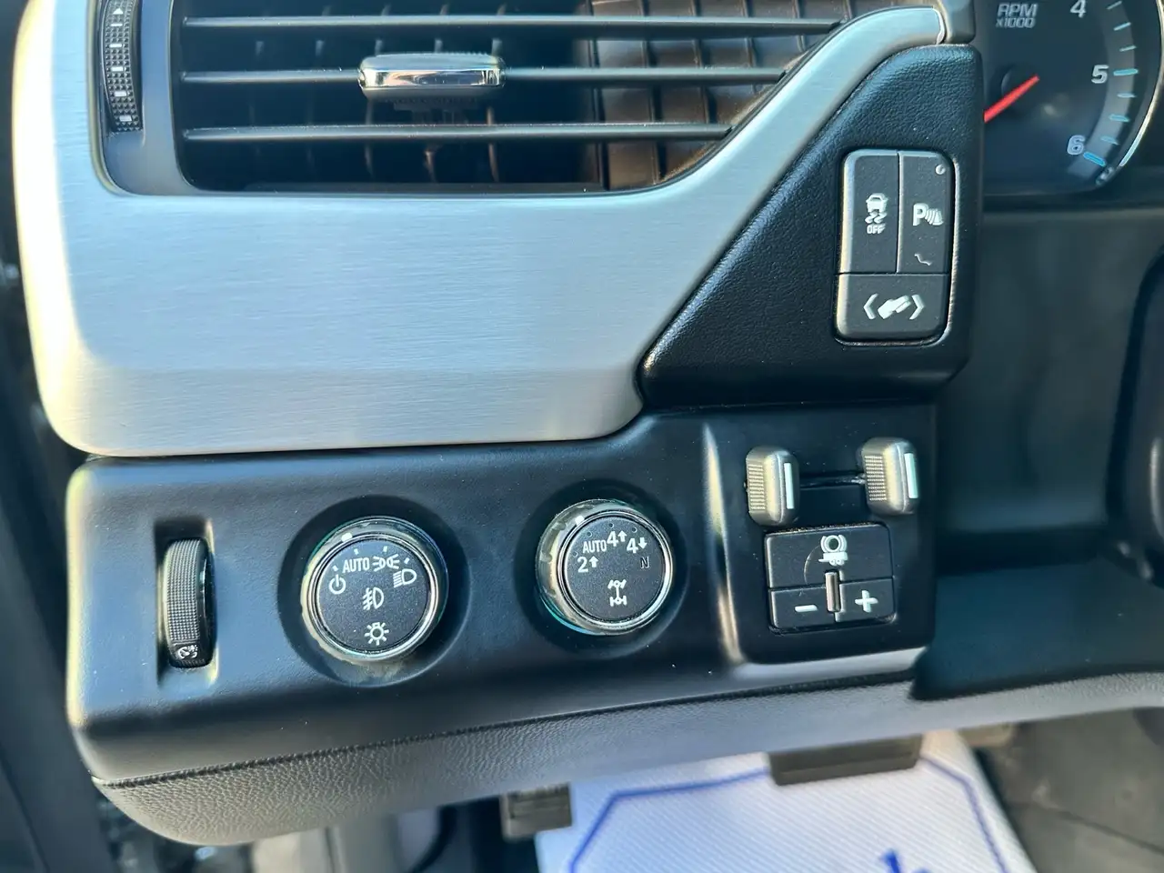 GMC Yukon снимка GMC Yukon