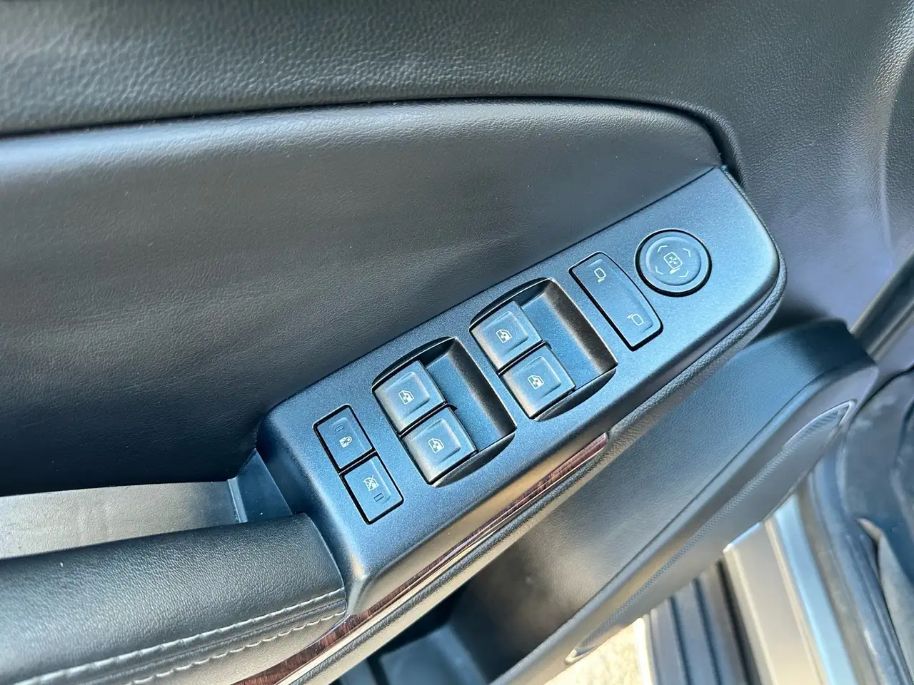 GMC Yukon снимка GMC Yukon