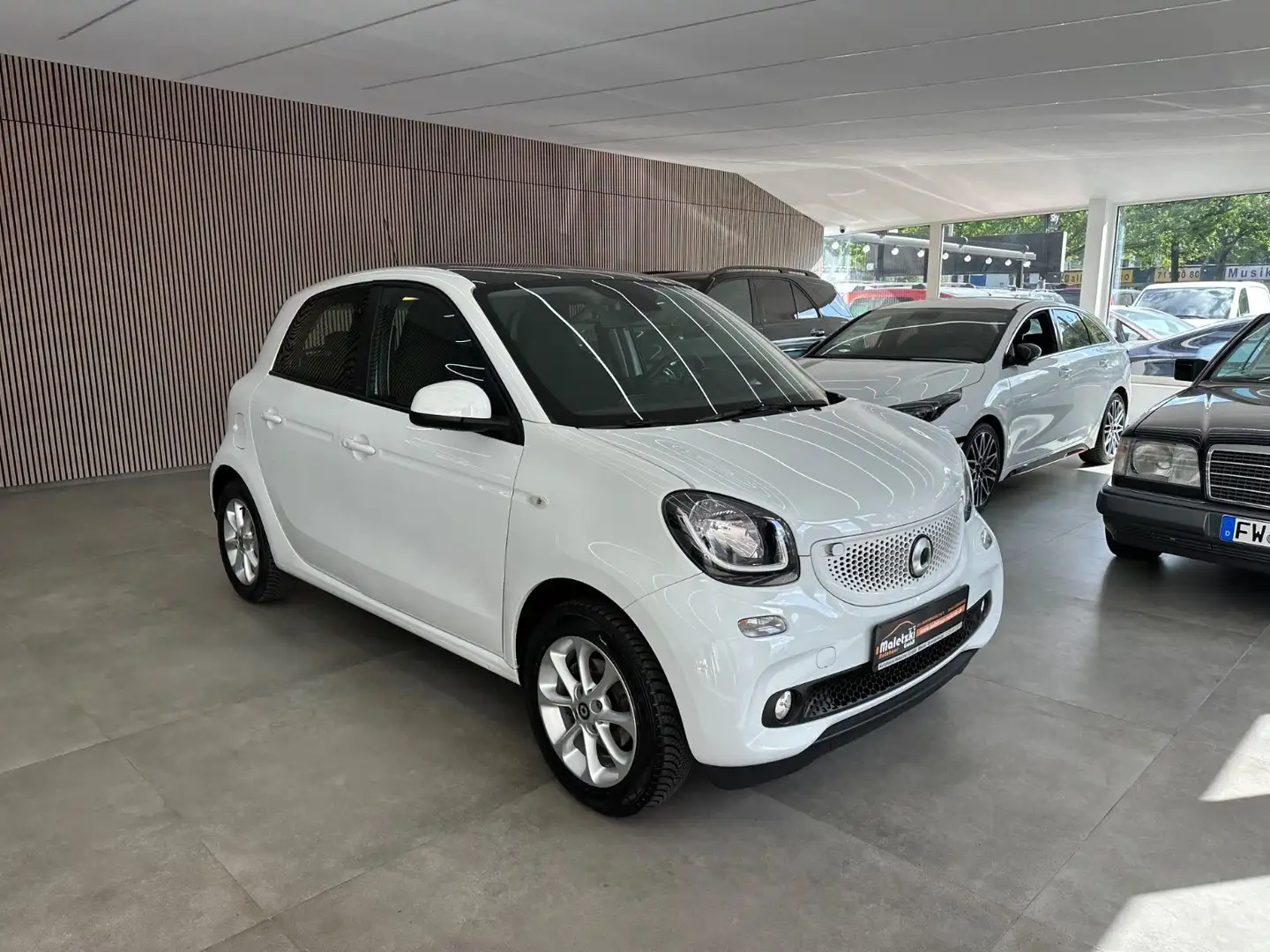smart forFour Coupe Turbo*Panorama*Kamera*SHZ*Navi* White - 1