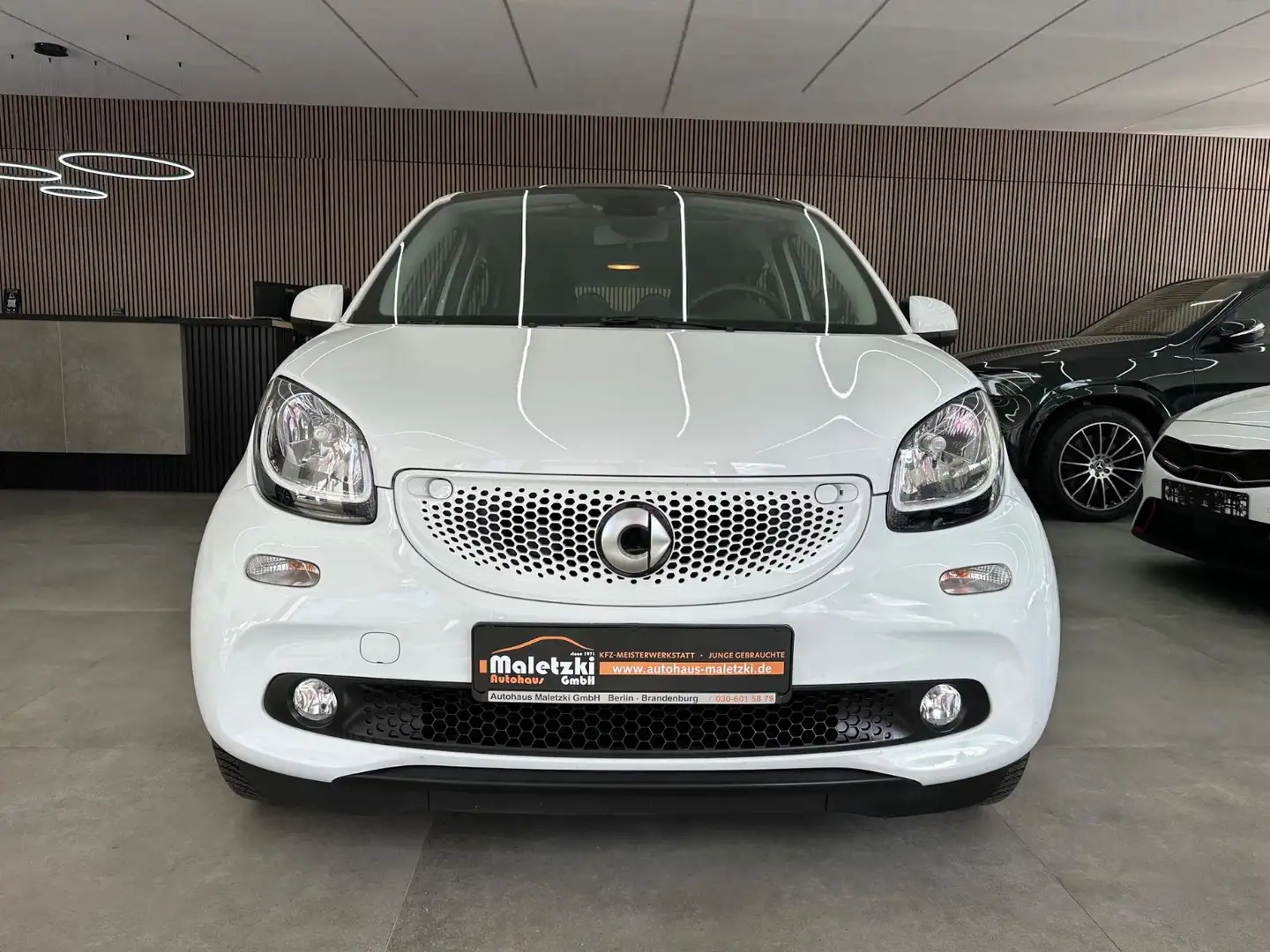 smart forFour Coupe Turbo*Panorama*Kamera*SHZ*Navi* White - 2