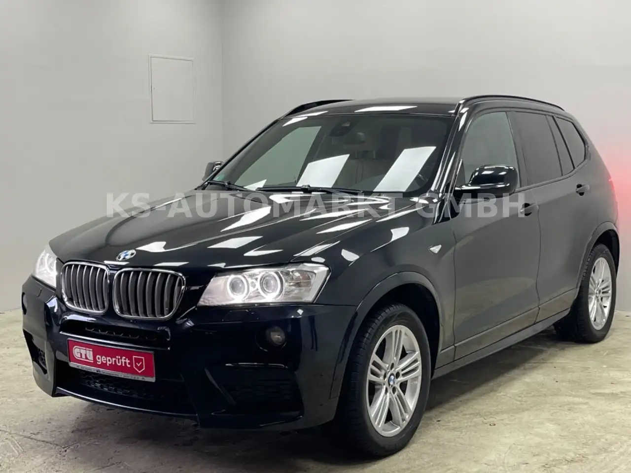 BMW X3 SUV/Geländewagen/Pickup in Schwarz gebraucht in Essen für € 12.850