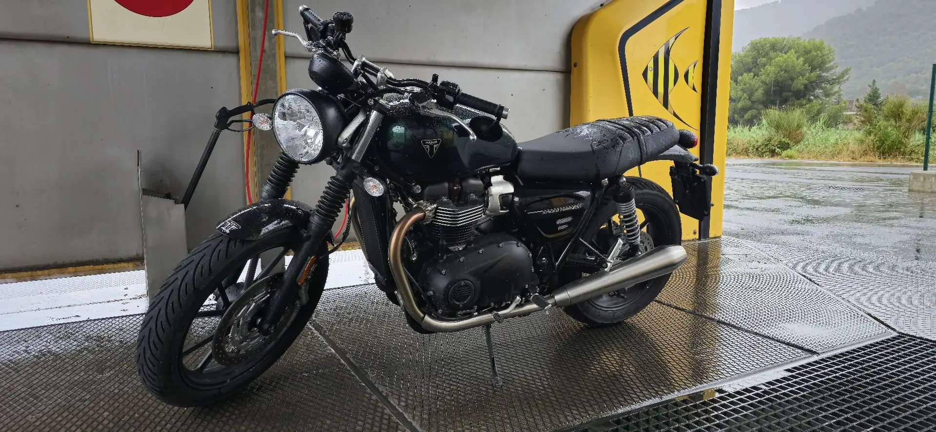 Triumph Speed Twin 900 Stealth edition Noir - 2
