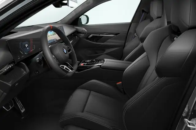 BMW M5 view 4