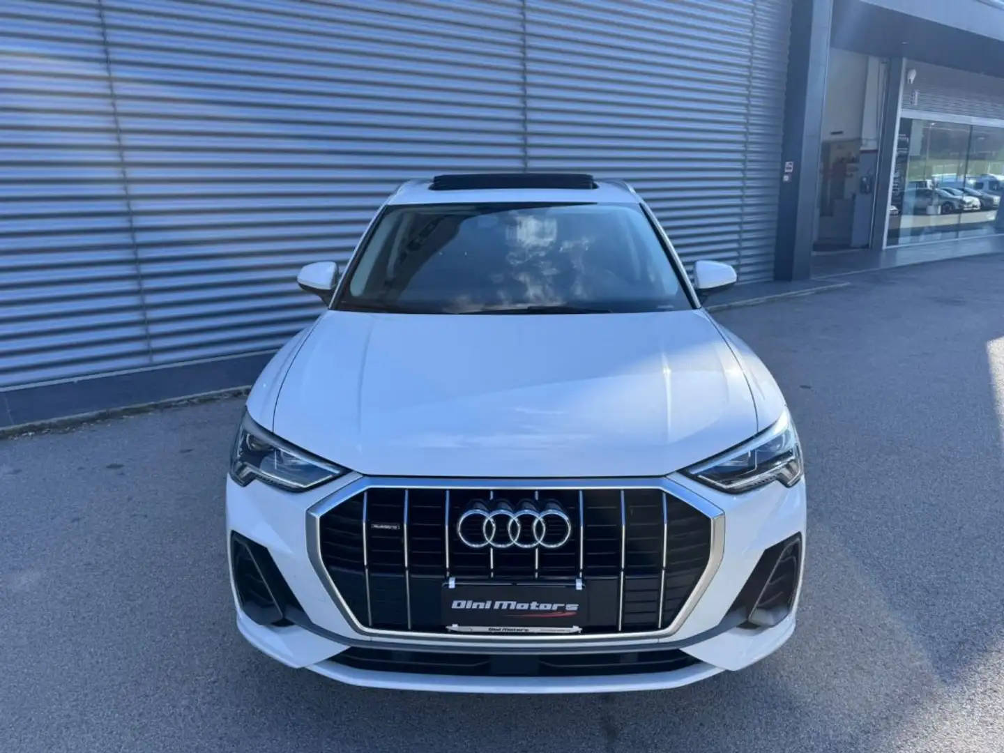 Audi Q3 40 TFSI quattro S tronic S line edition 4x4 Weiß - 2