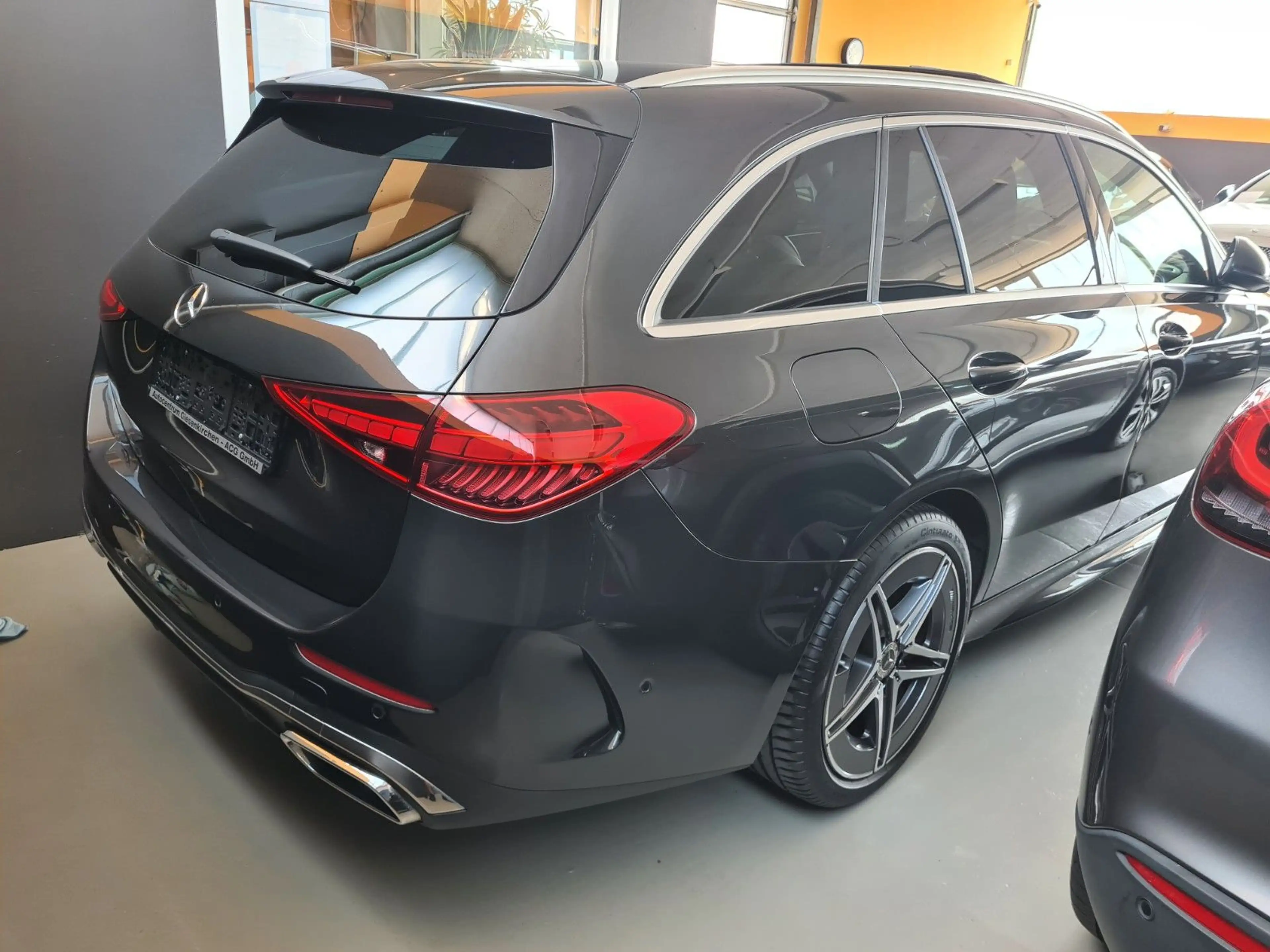Mercedes-Benz C 300 d T 2x AMG*Leder*Pano*AHK*RFK*Ambiete+ — photo 3