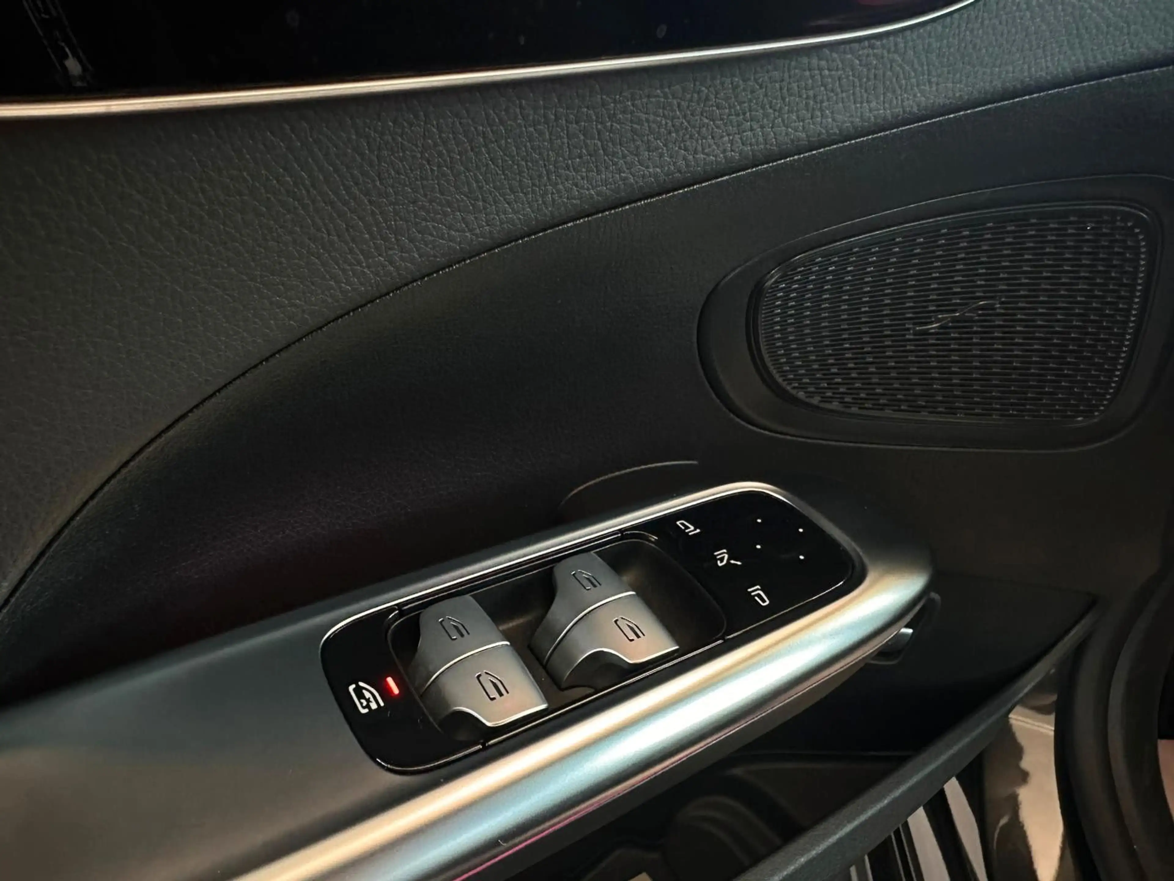 Mercedes-Benz C 300 d T 2x AMG*Leder*Pano*AHK*RFK*Ambiete+ — photo 15