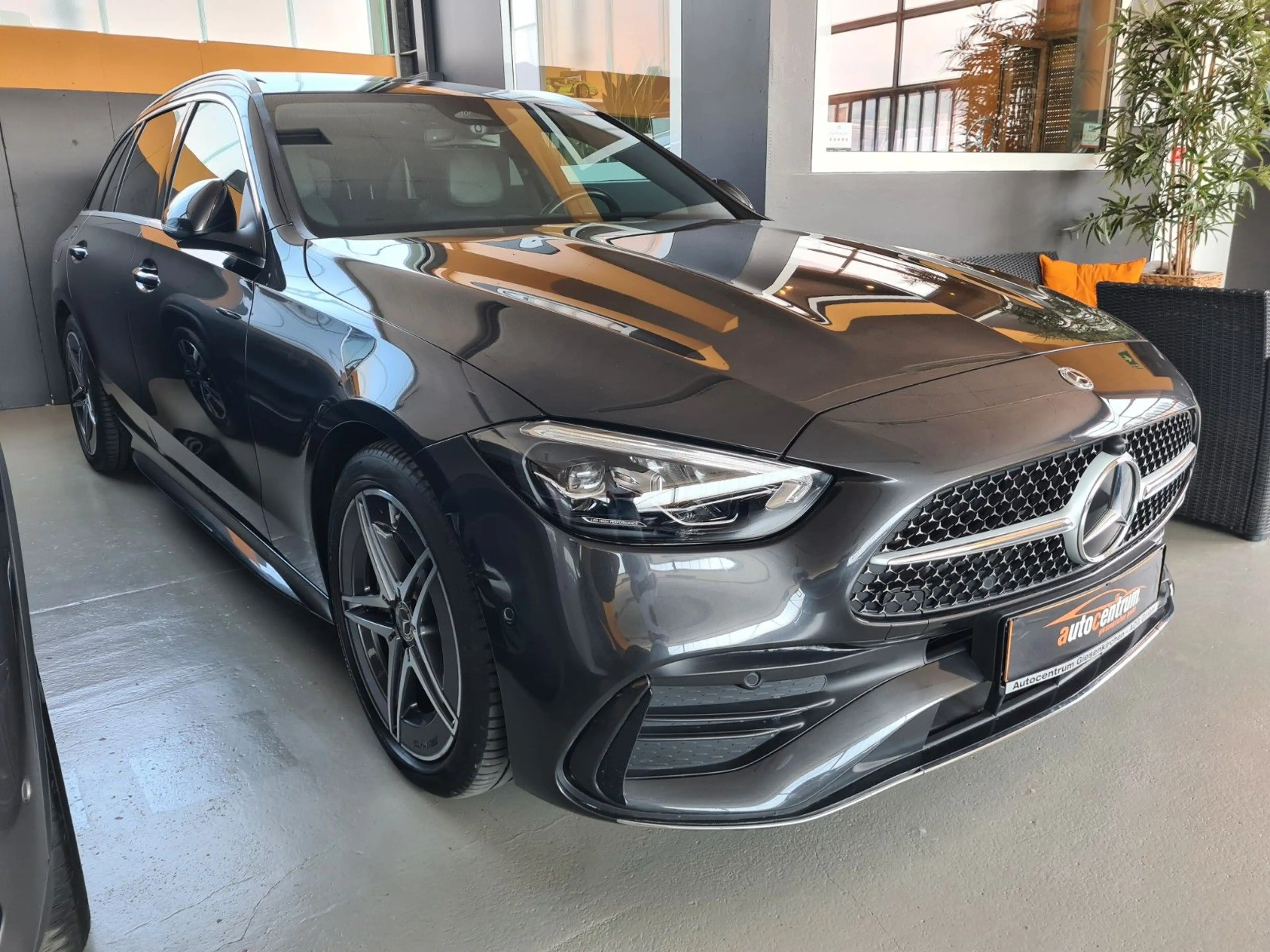 Mercedes-Benz C 300 d T 2x AMG*Leder*Pano*AHK*RFK*Ambiete+ — photo 2