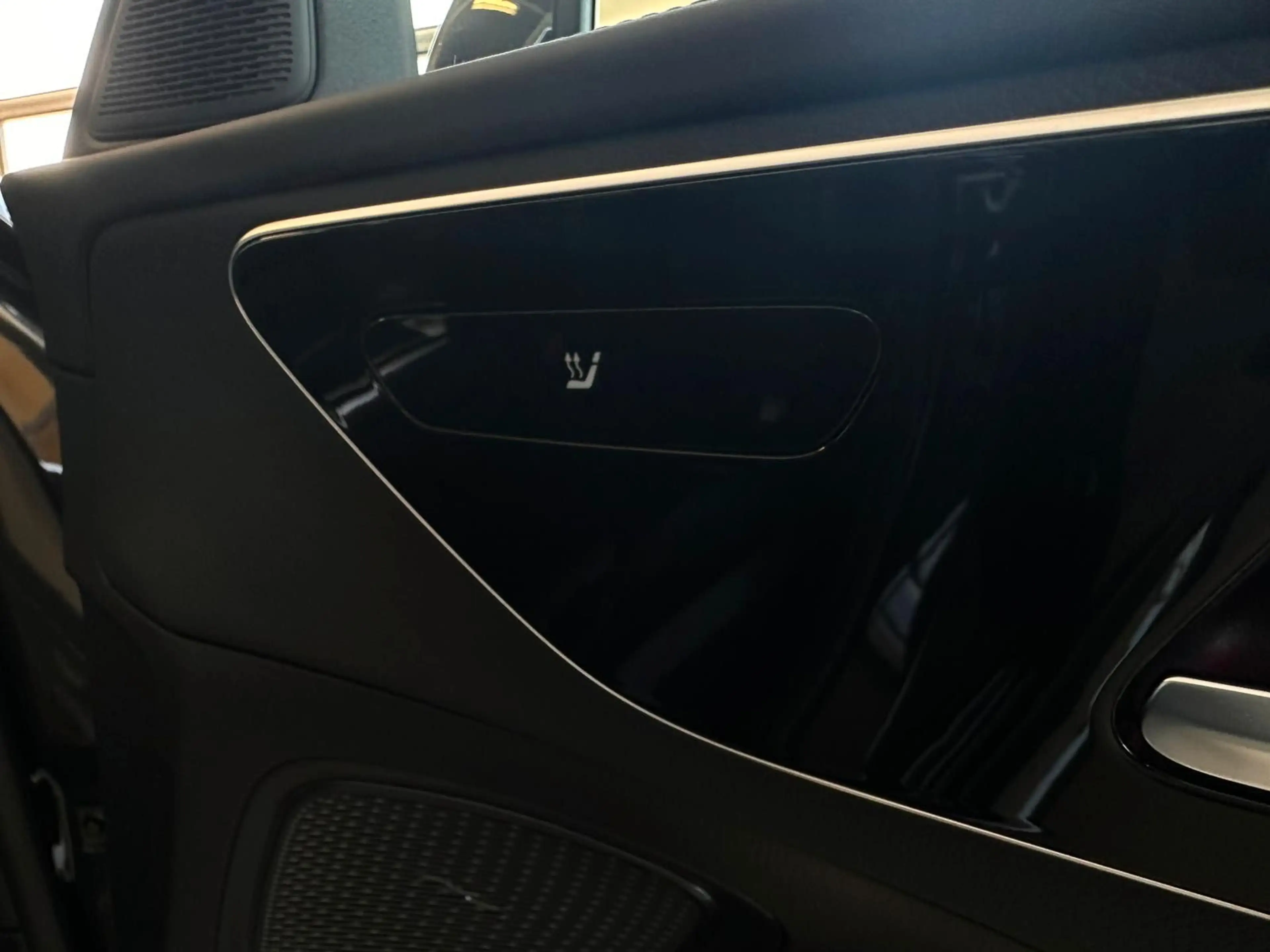 Mercedes-Benz C 300 d T 2x AMG*Leder*Pano*AHK*RFK*Ambiete+ — photo 6