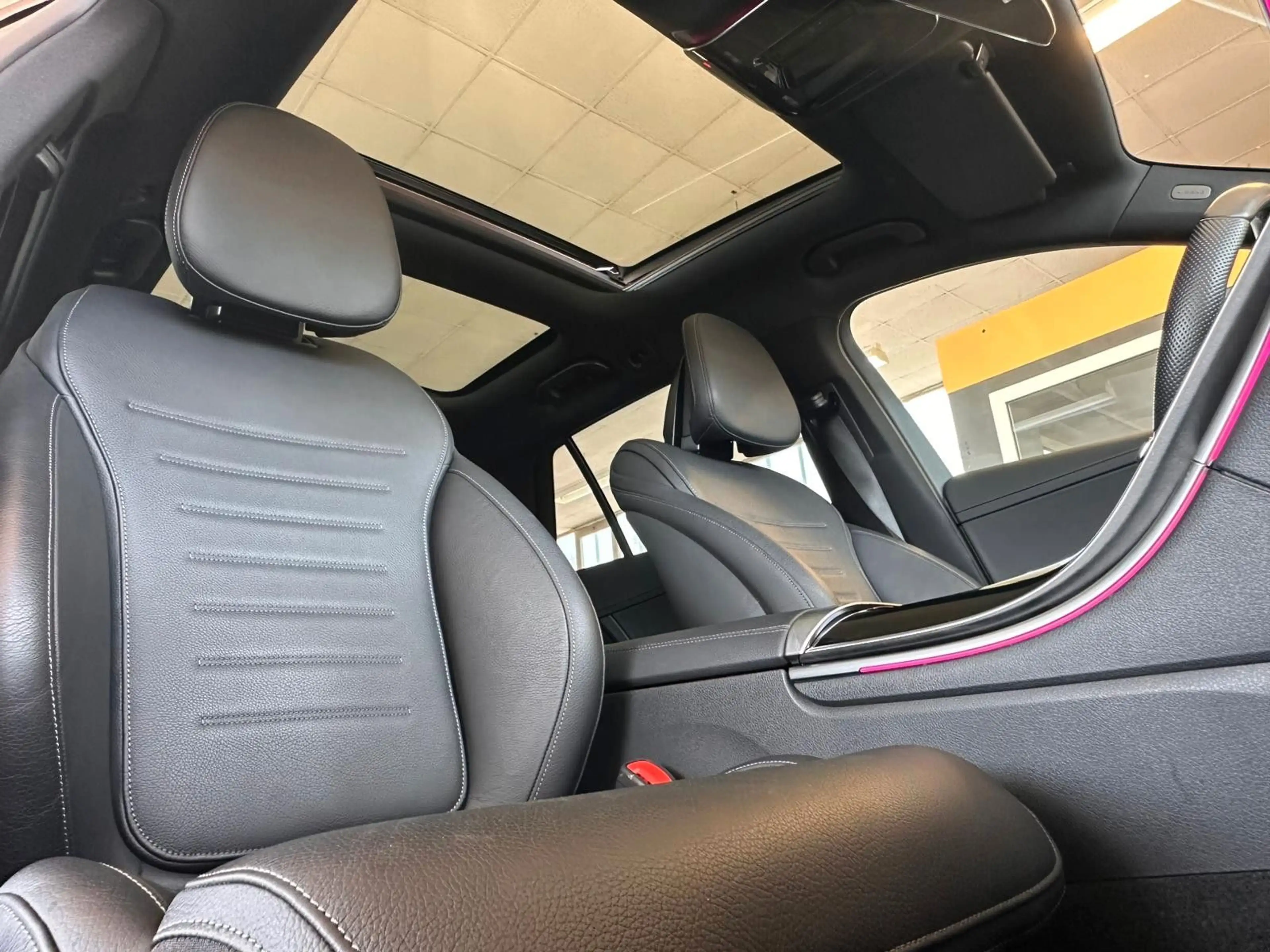 Mercedes-Benz C 300 d T 2x AMG*Leder*Pano*AHK*RFK*Ambiete+ — photo 10