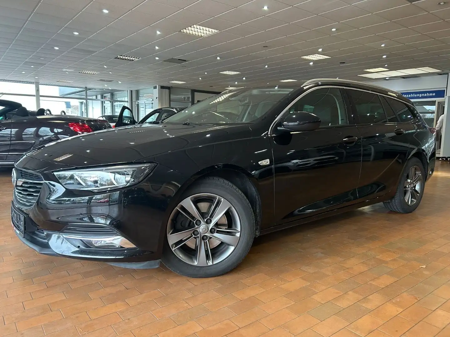 Opel Insignia B Sports Tourer Dynamic Schwarz - 1