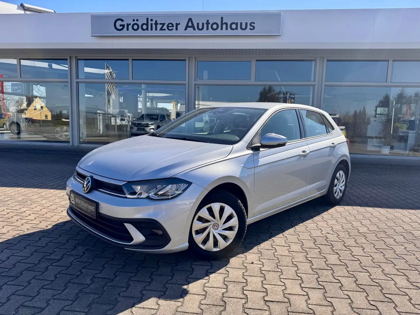 Volkswagen Polo Life NAV|LED|PDC|APP Plateado - 2