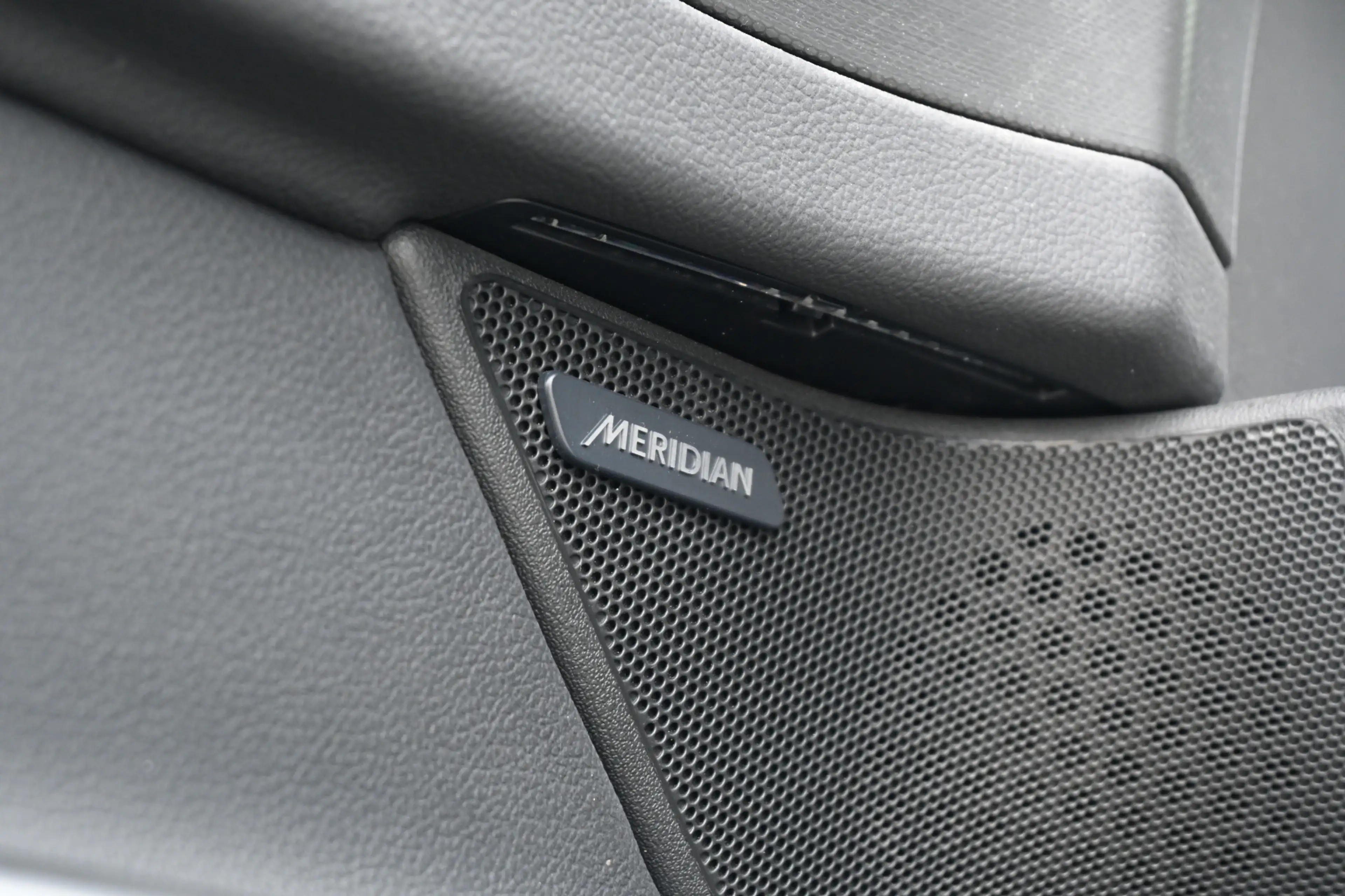 Jaguar XF Sportbrake 2.0t Chequered Flag — photo 20